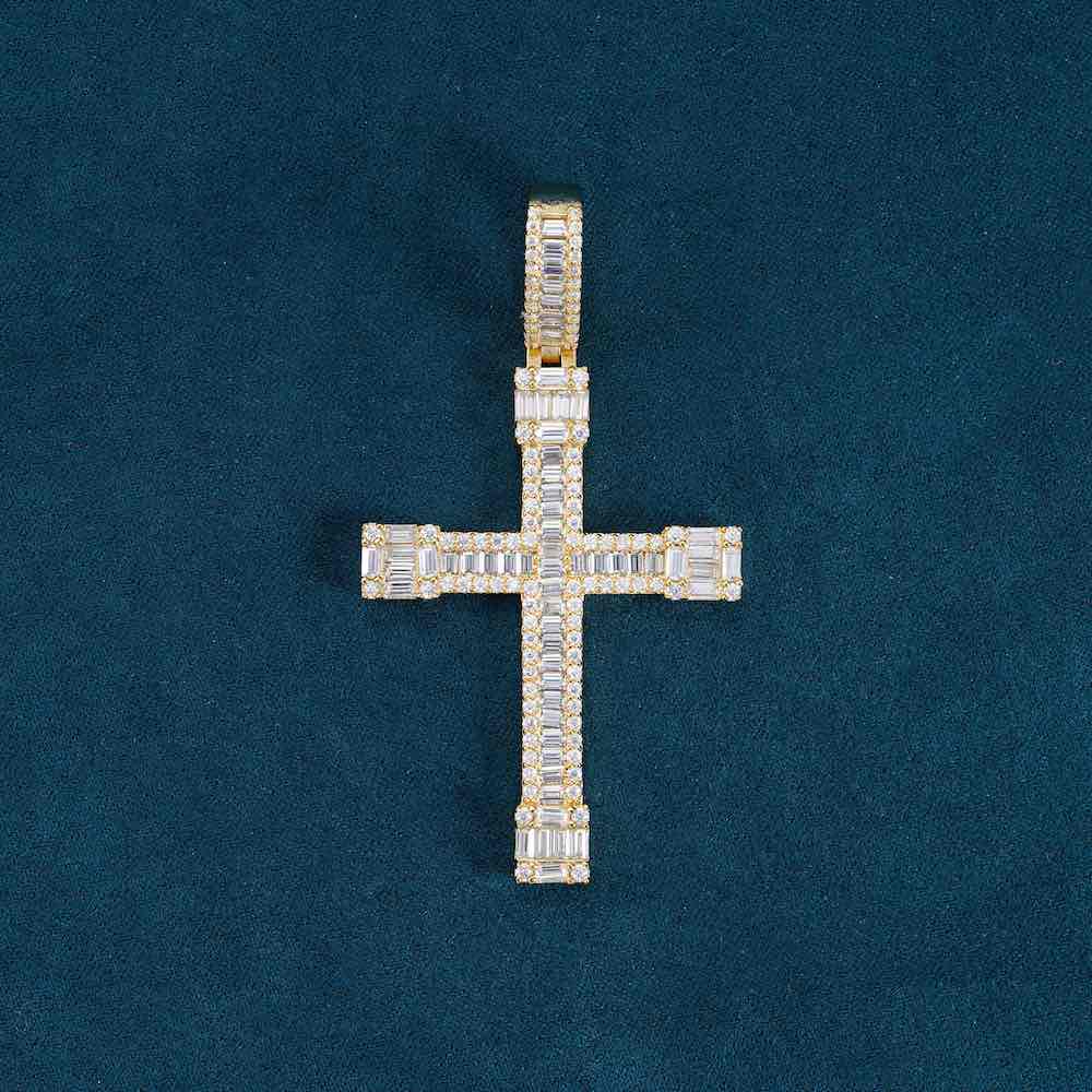 Emerald Cut Moissanite Cross Pendant 14K Gold、mySite、hinf8tx79