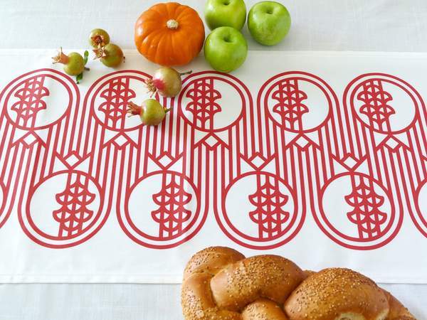 Modern Geometric Pomegranate Table Runner - Red、mySite、topwebapps
