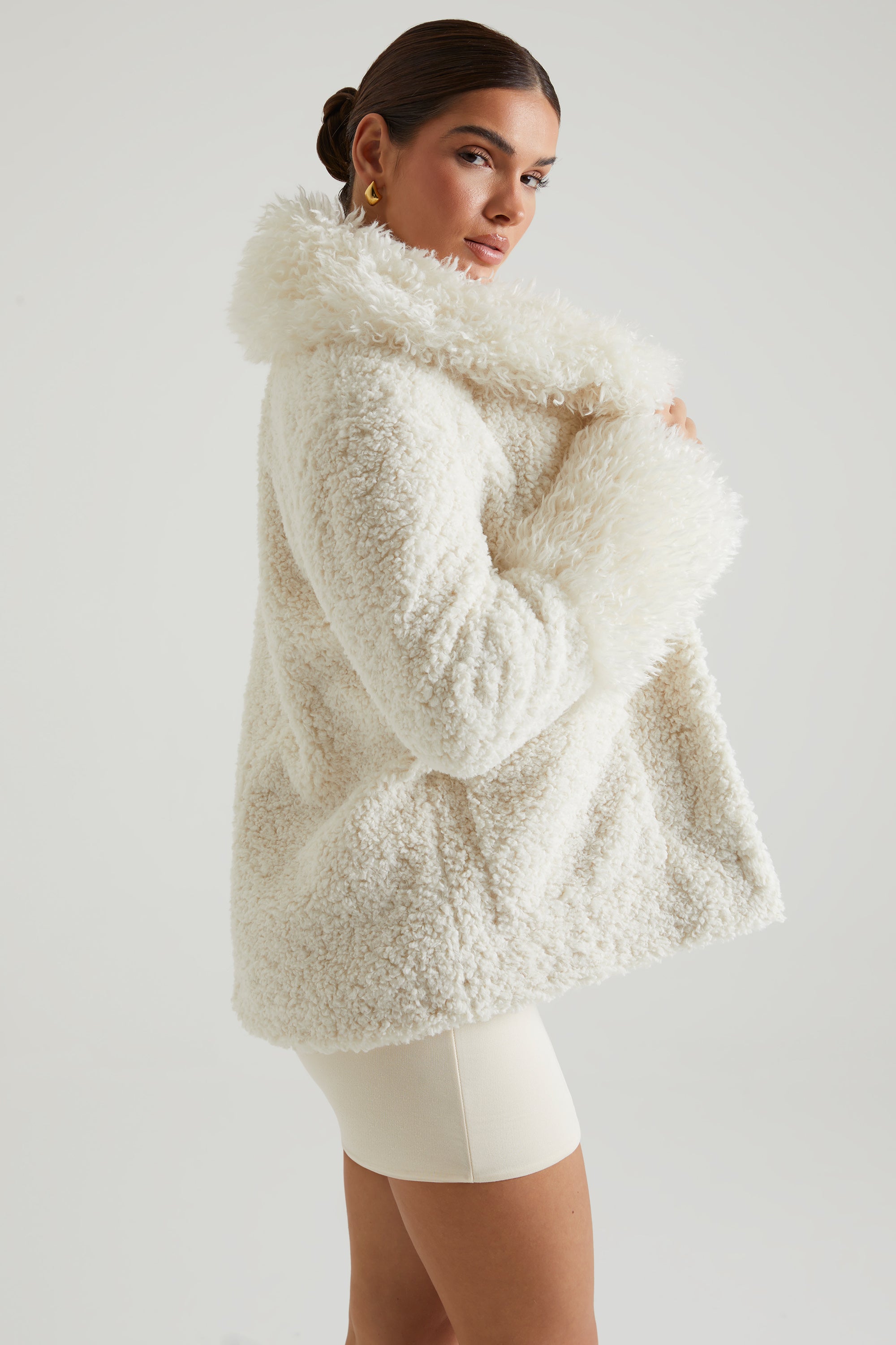 Shearling Coat with Large Front Pockets in Cream、mySite、solidvoid