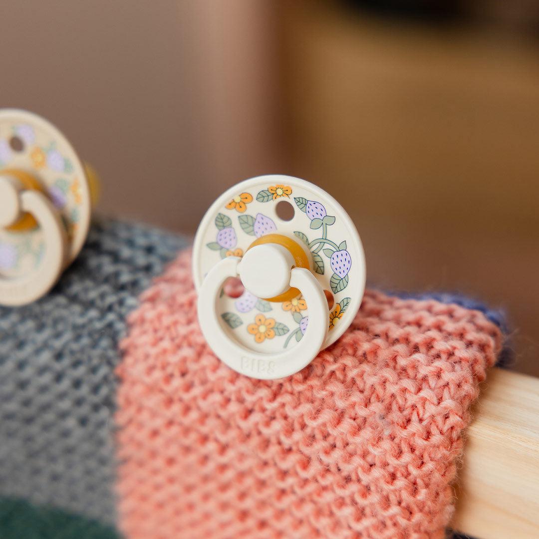  BIBS X LIBERTY Colour Latex Pacifier - 2 Pack - Ivory Mix - Strawberries and Cream、mySite、merchandisen