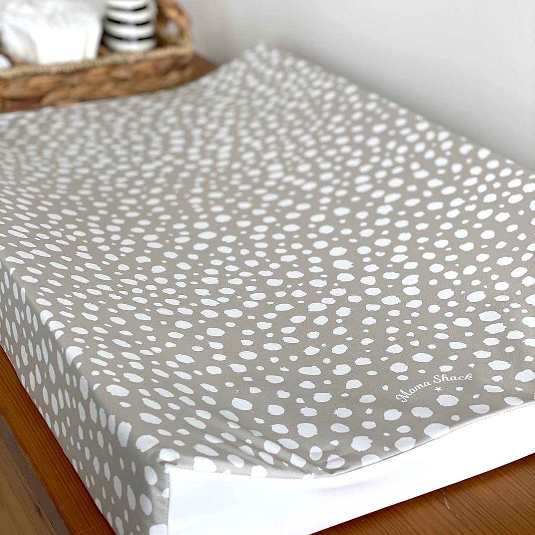  Mama Shack Anti Roll Changing Mat - Taupe Spotty、mySite、merchandisen