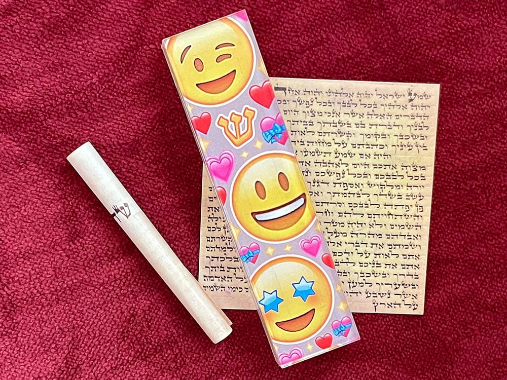 Smiley Hearts Emojis Mezuzah、mySite、topwebapps