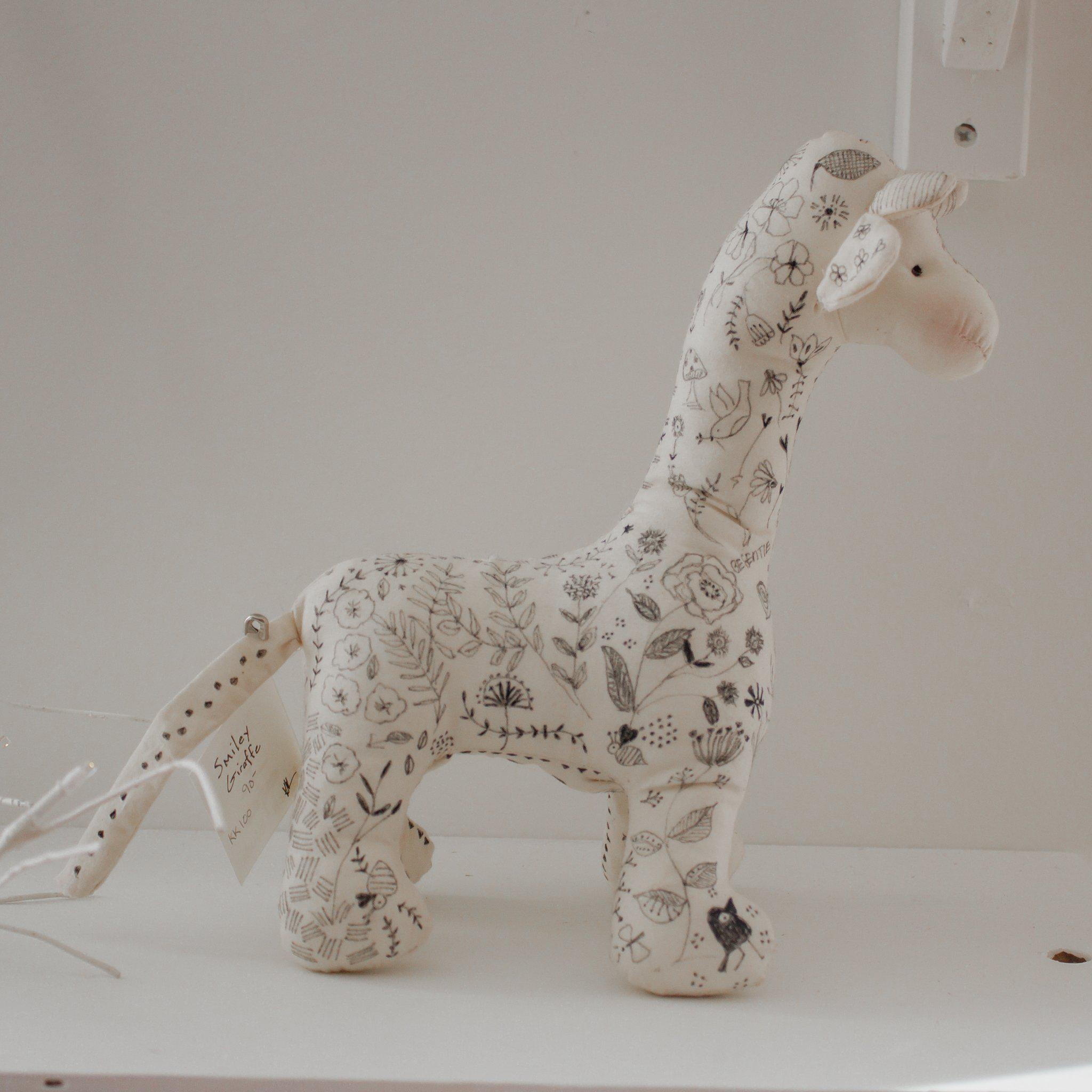 RETIRED - Hutch Studio Original - Smiley Giraffe - One of A Kind、mySite、g9winljtr