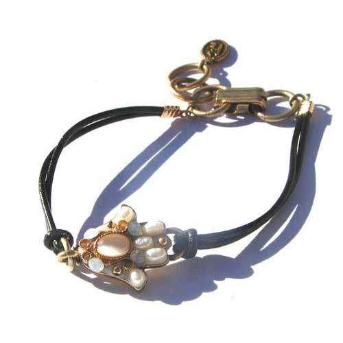 Michal Golan Pearl Hamsa Bracelet On Leather、mySite、topwebapps