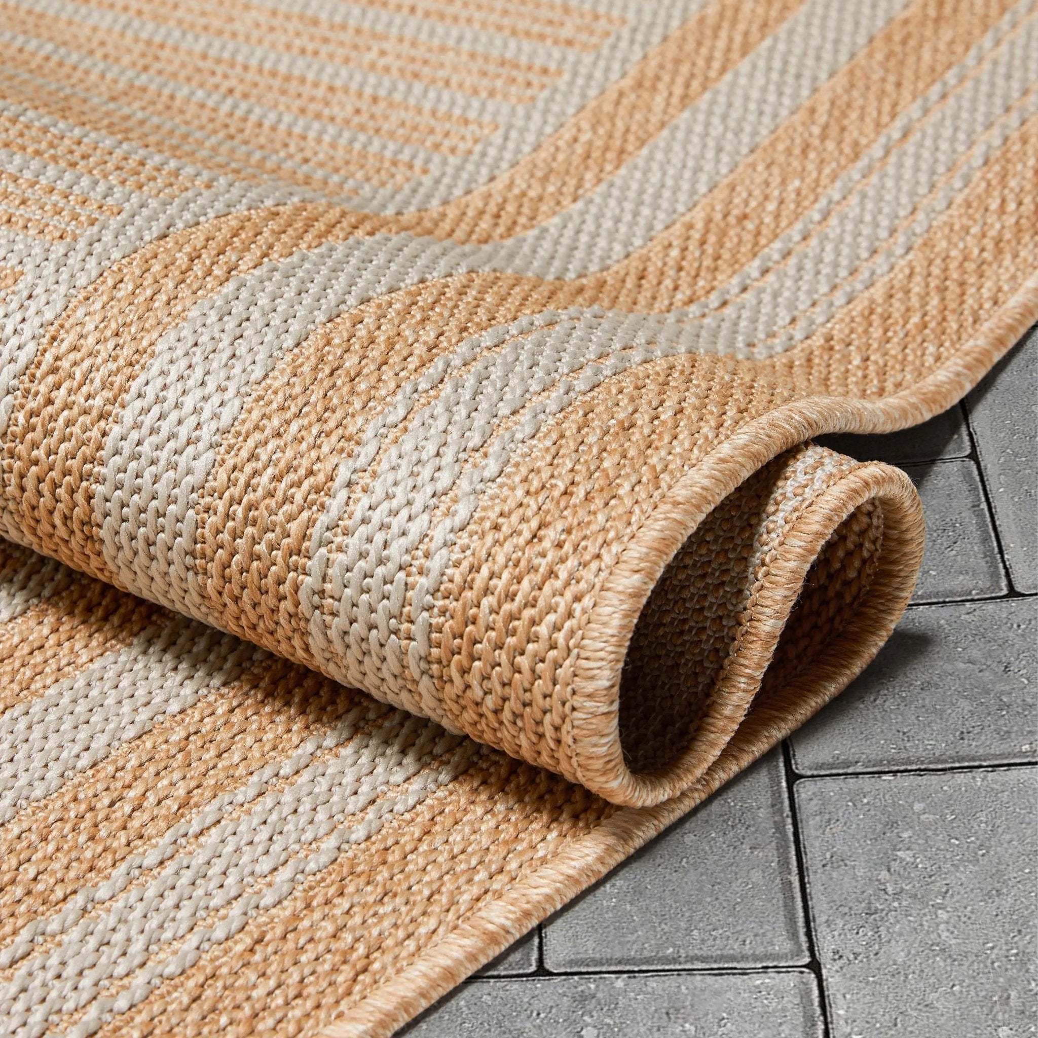 Frankie Modern Stripes Indoor/Outdoor Beige Textured Rug、mySite、gigharbornorthrealestate