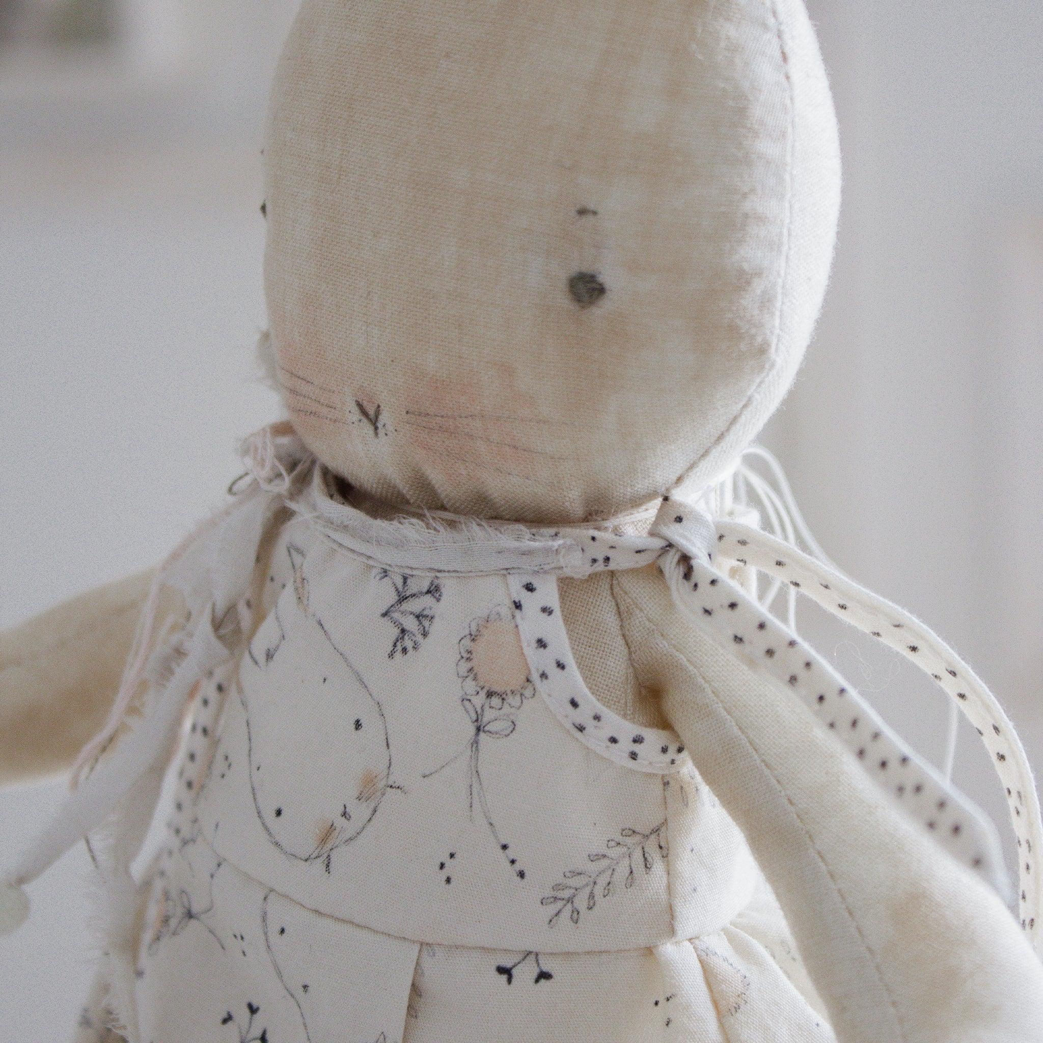 RETIRED - Hutch Studio Original - Fay O'Kay - Hand-Crafted Cotton Bunny、mySite、g9winljtr
