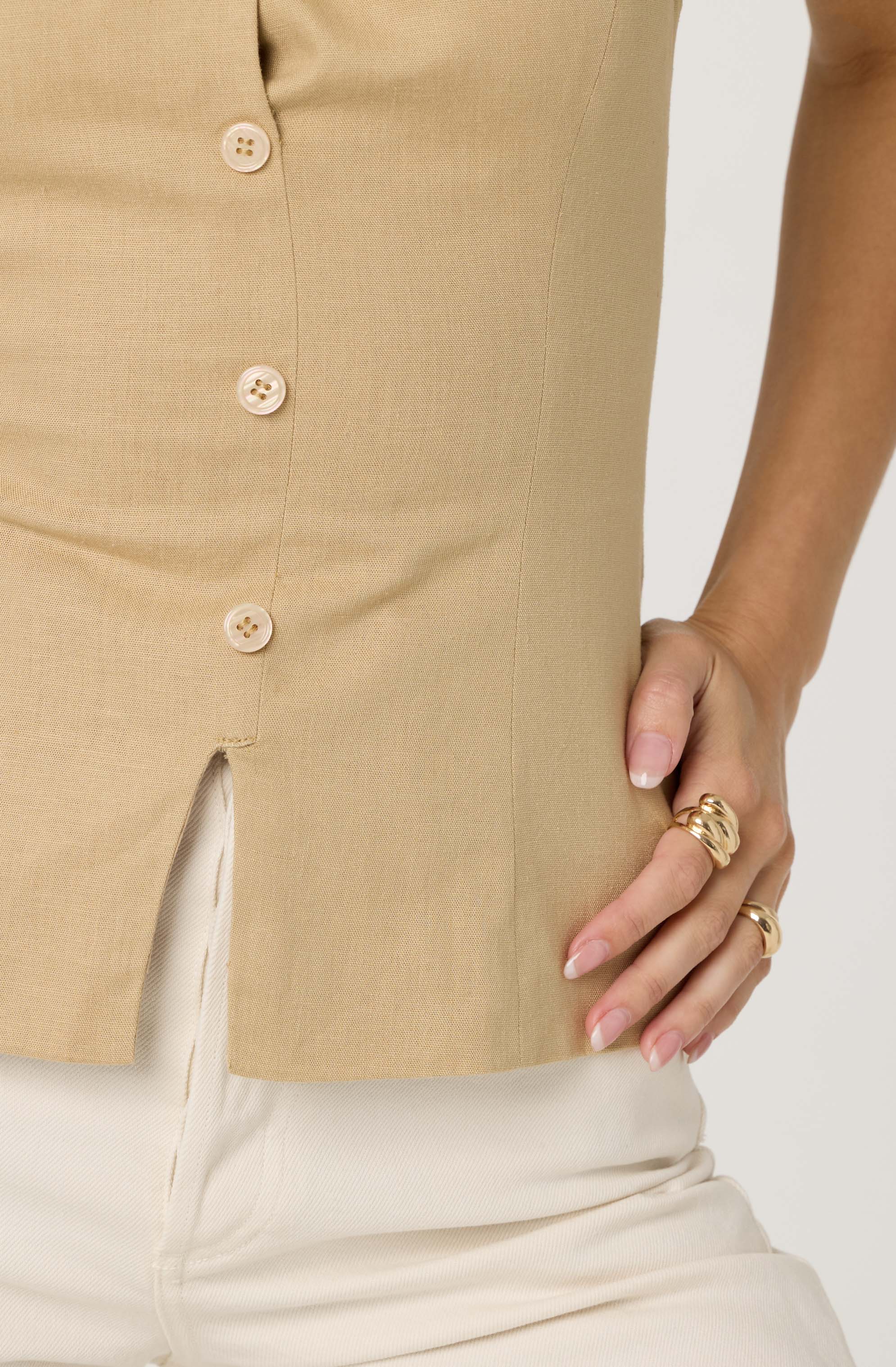 Yaritza Crossover Linen Blend Vest、mySite、solidvoid