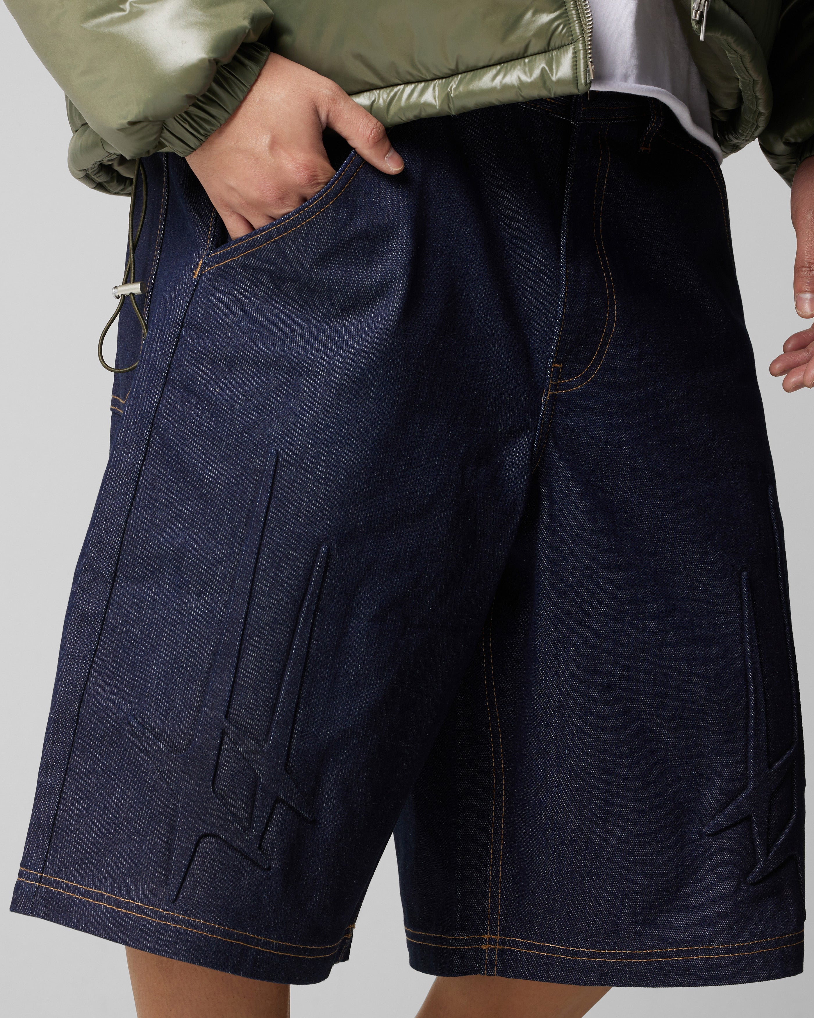 {product_title} - {shop_name}