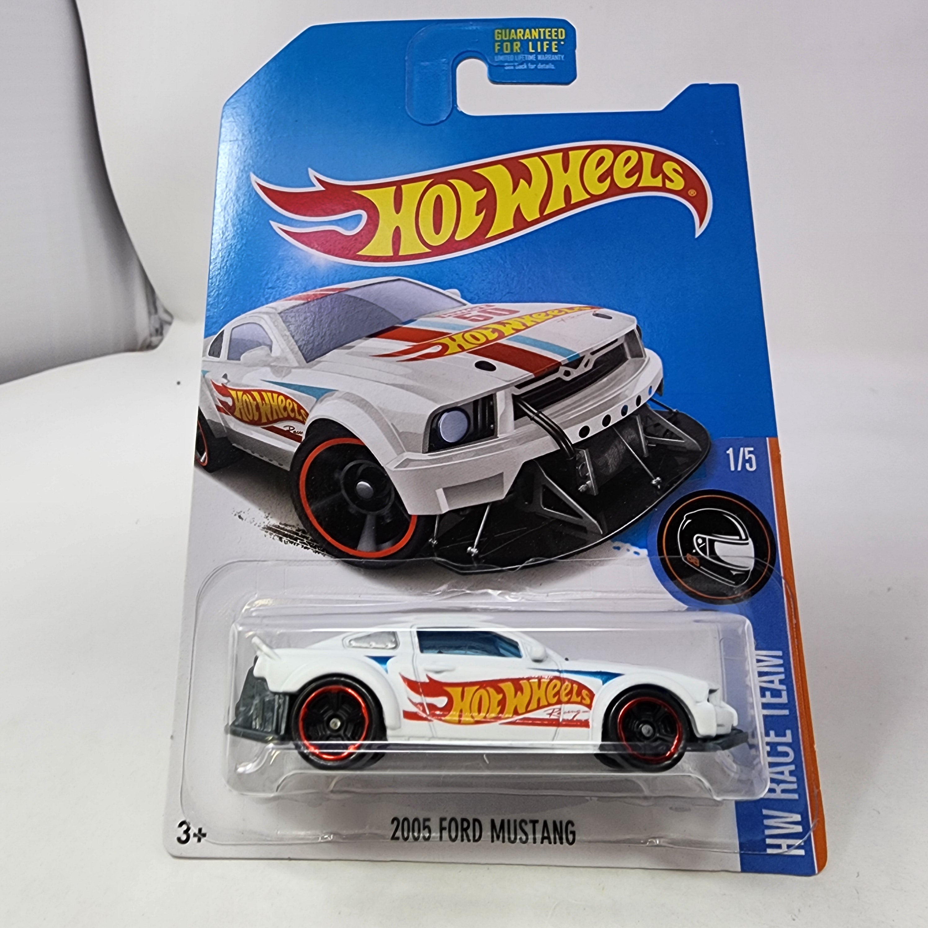 2005 Ford Mustang * WHITE Kmart * 2017 Hot Wheels Basic、mySite、hgirdovlk