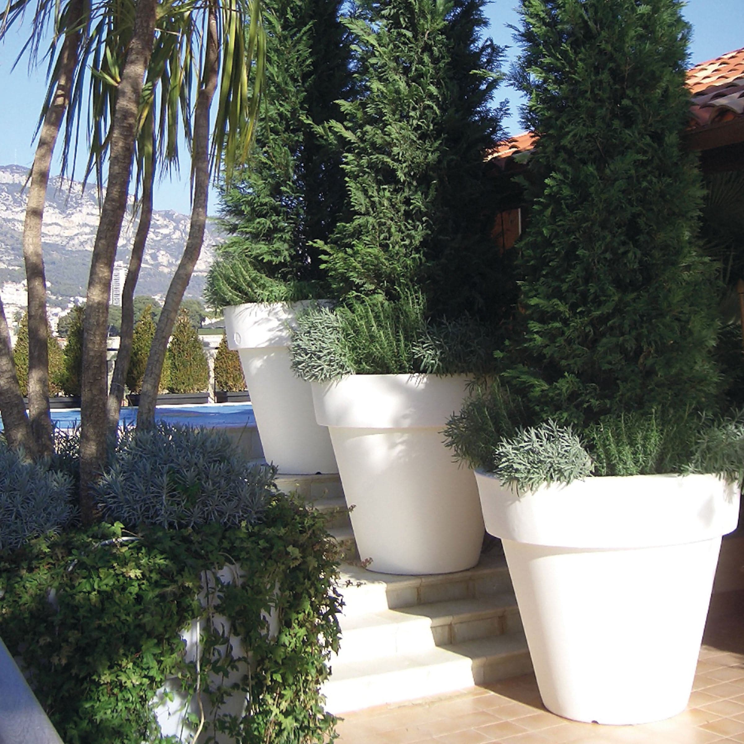 Outdoor Vase VAS FAMILY & BIG BO by Luisa Bocchietto for Serralunga、mySite、neckold