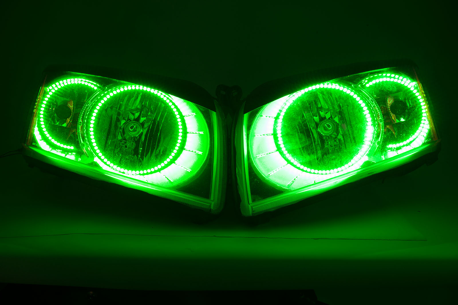 2007-2011 Dodge Caliber Headlights w/ ORACLE RGB ColorSHIFT LED Halos + Remote、mySite、nflplayoffbracketp