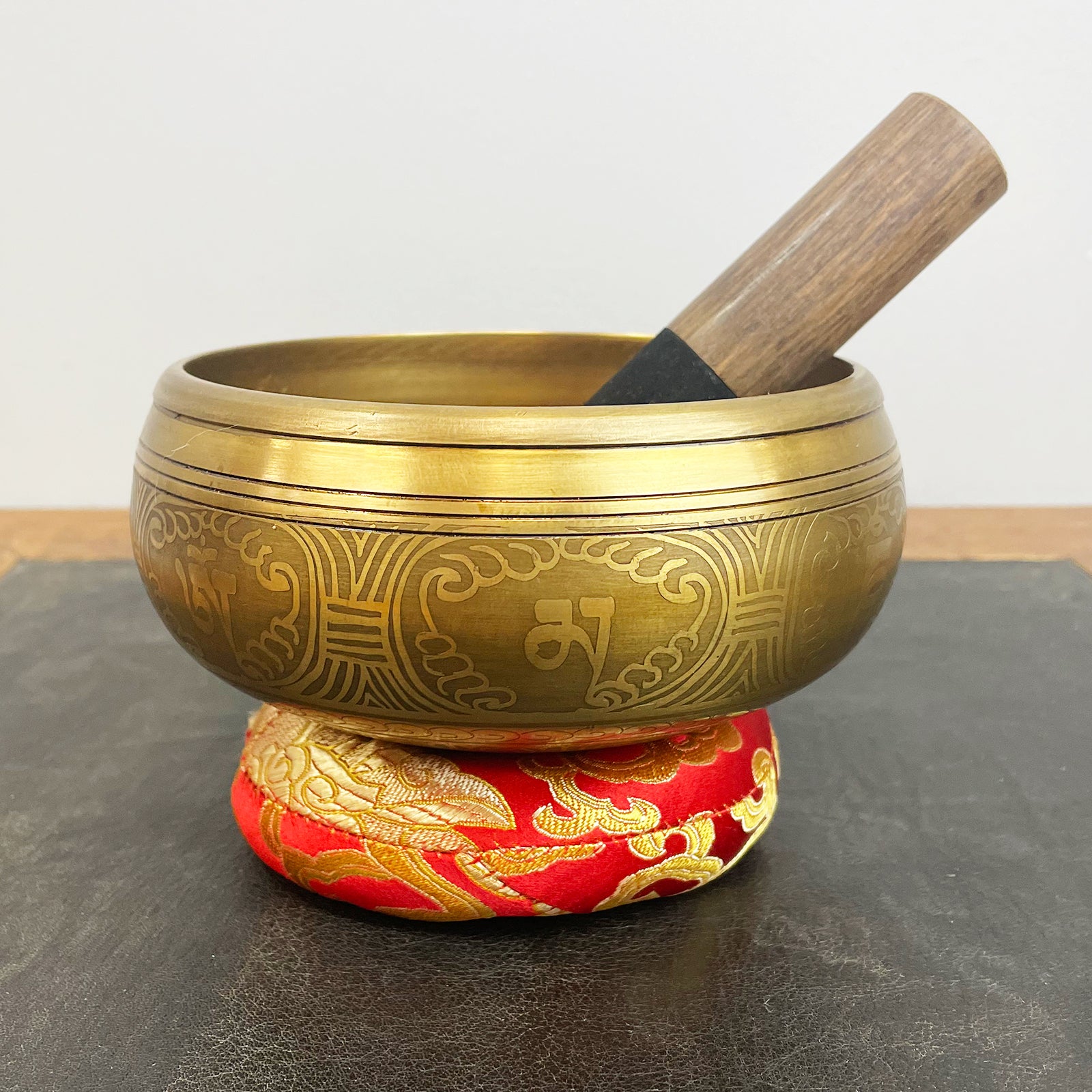 Powerful Om Singing Bowl with Case、mySite、topwebapps