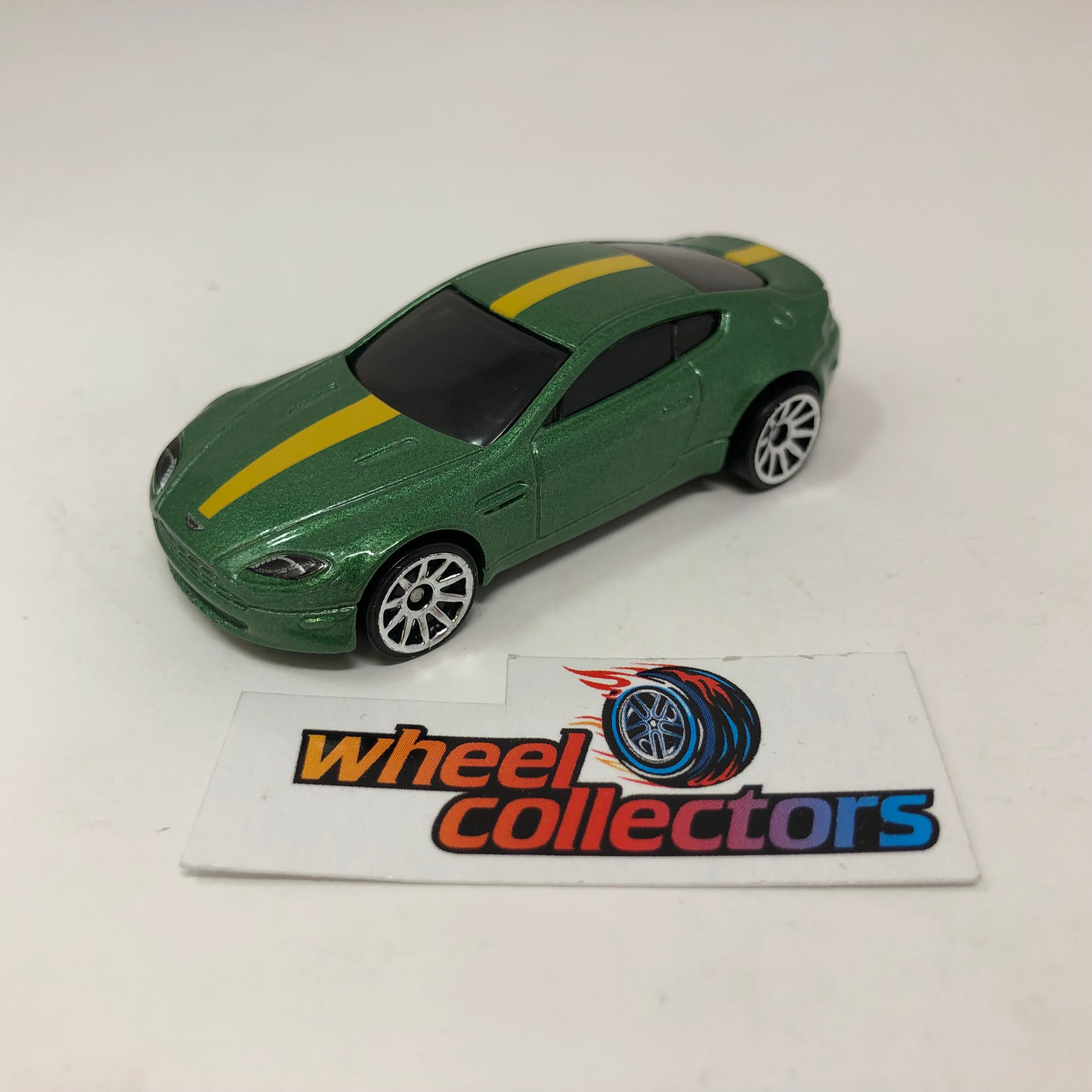 Aston Martin V8 Vantage * Green * Hot Wheels 1:64 scale Diecast Loose、mySite、hgirdovlk