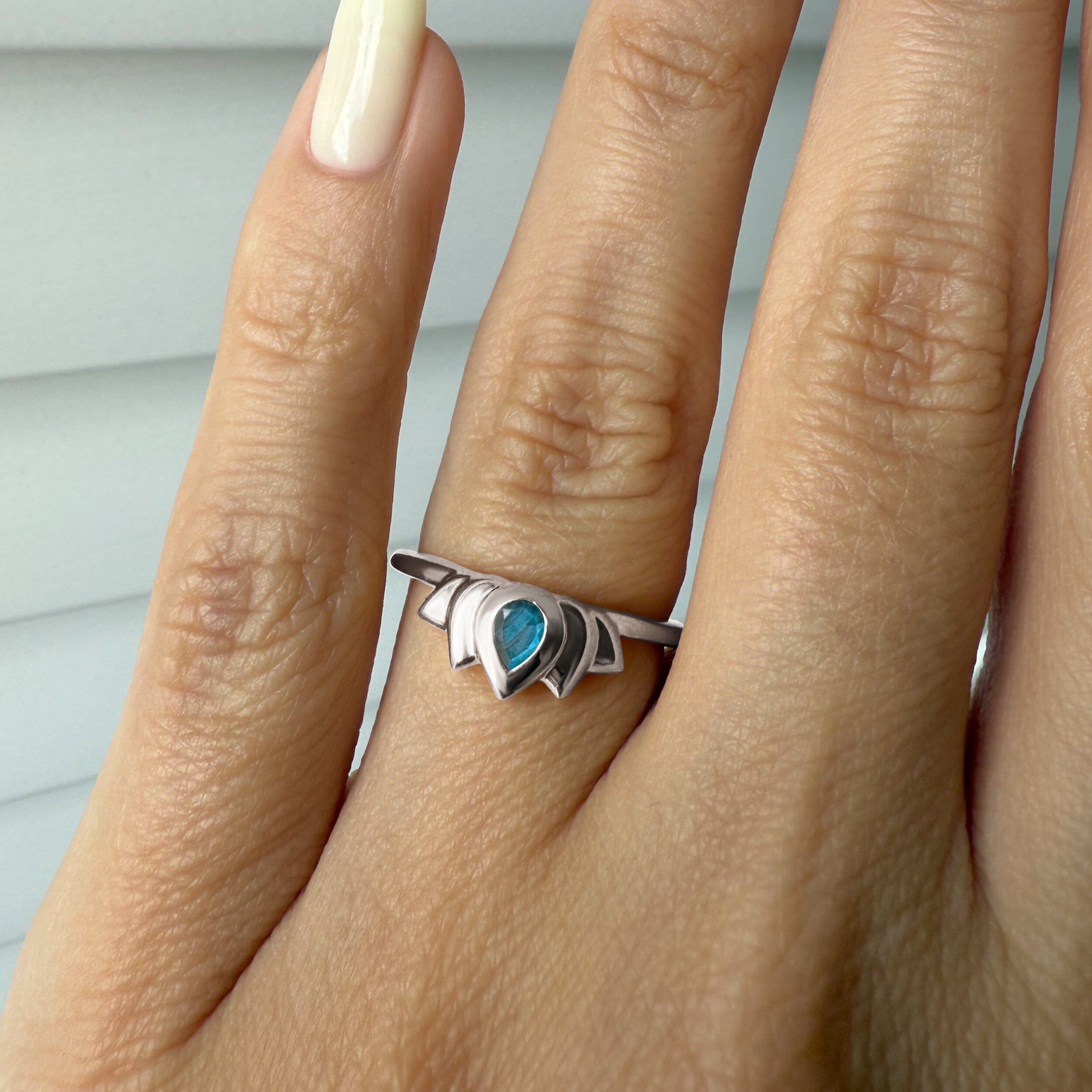 Labradorite Ring - Dainty Lotus、mySite、hinf8tx79