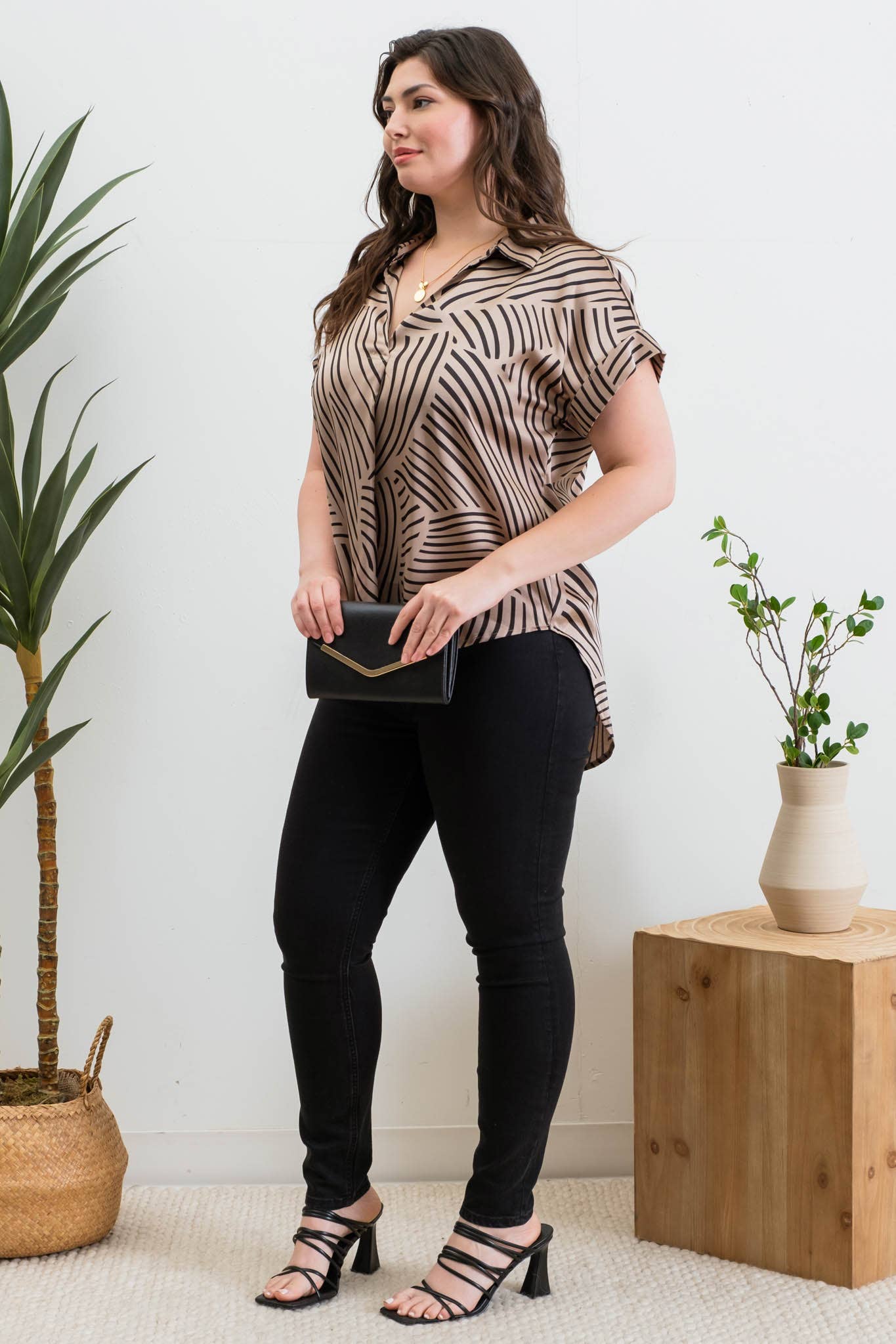 Tammy’s Plus GEO PRINT COLLARED SPLIT NECK BLOUSE、mySite、garagedoors4me