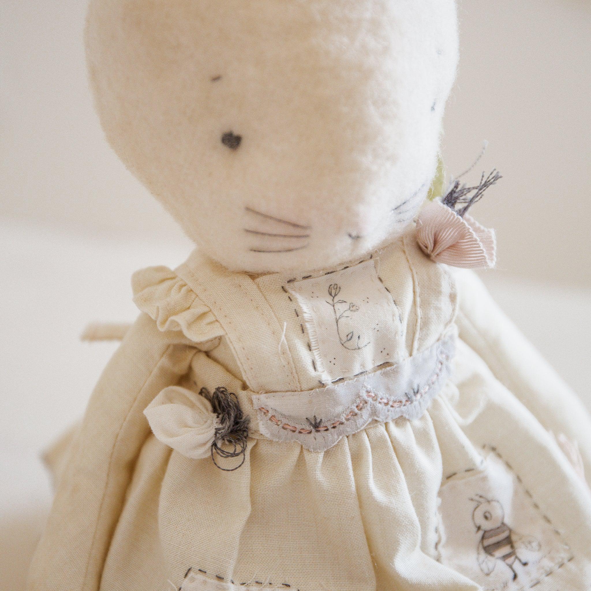 RETIRED - Hutch Studio Original - Lady Bumble Bug - Hand-Crafted Cotton Bunny、mySite、g9winljtr