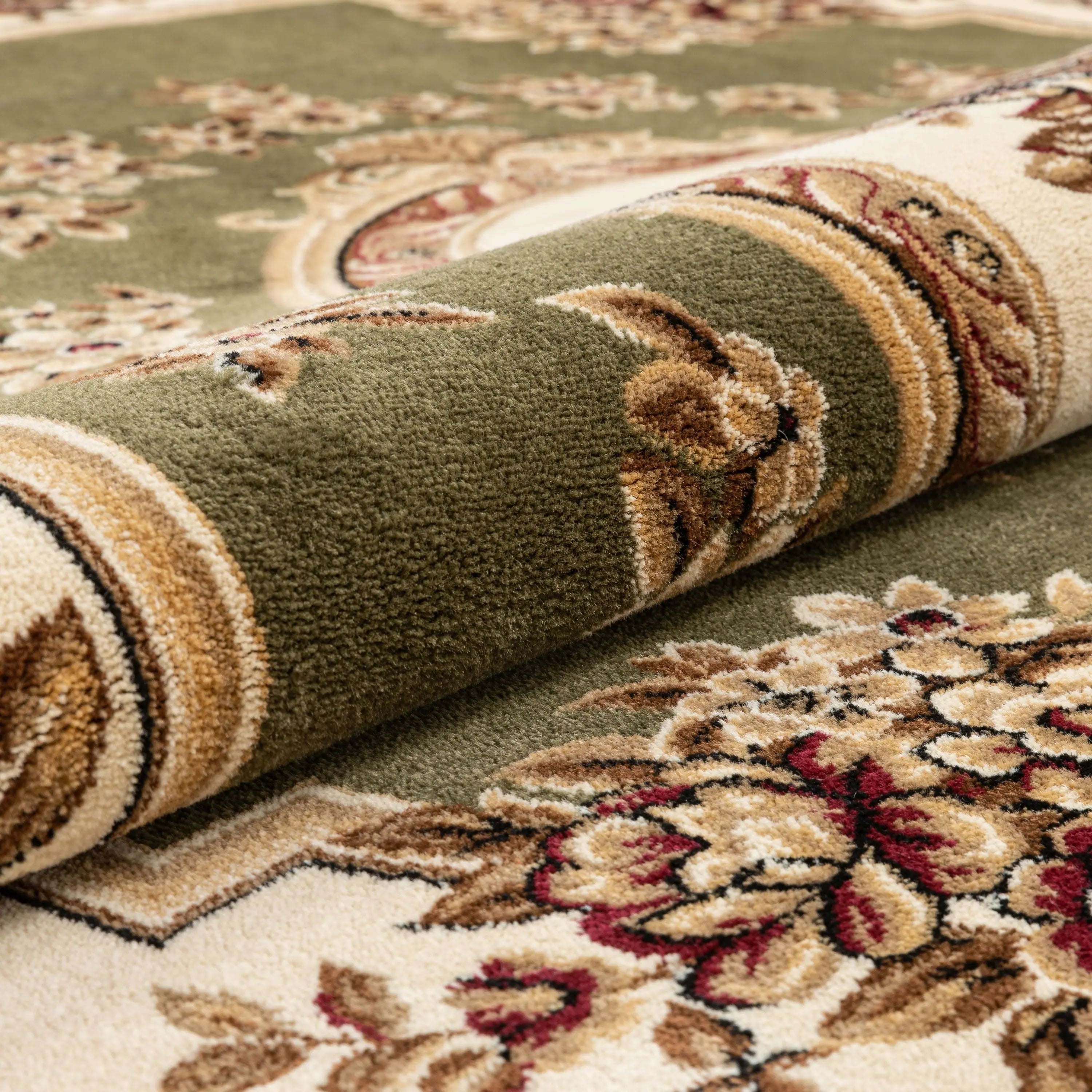 Le Petit Palais Green Traditional Rug、mySite、gigharbornorthrealestate