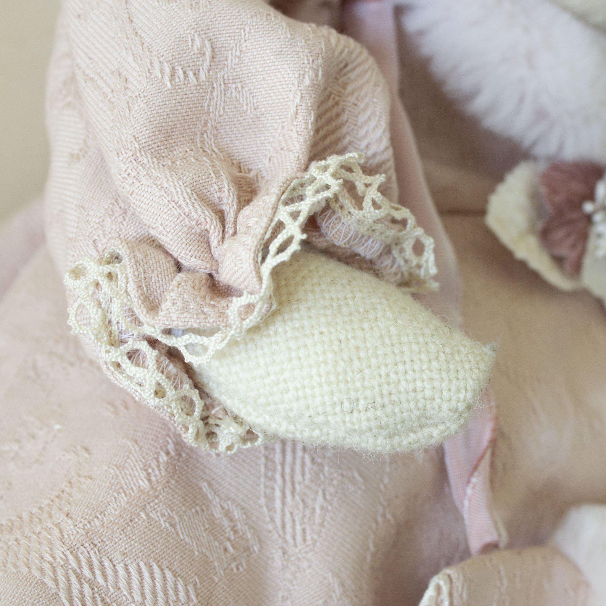 RETIRED - Hutch Studio - Miss Muff - One Of A Kind Bunny、mySite、g9winljtr