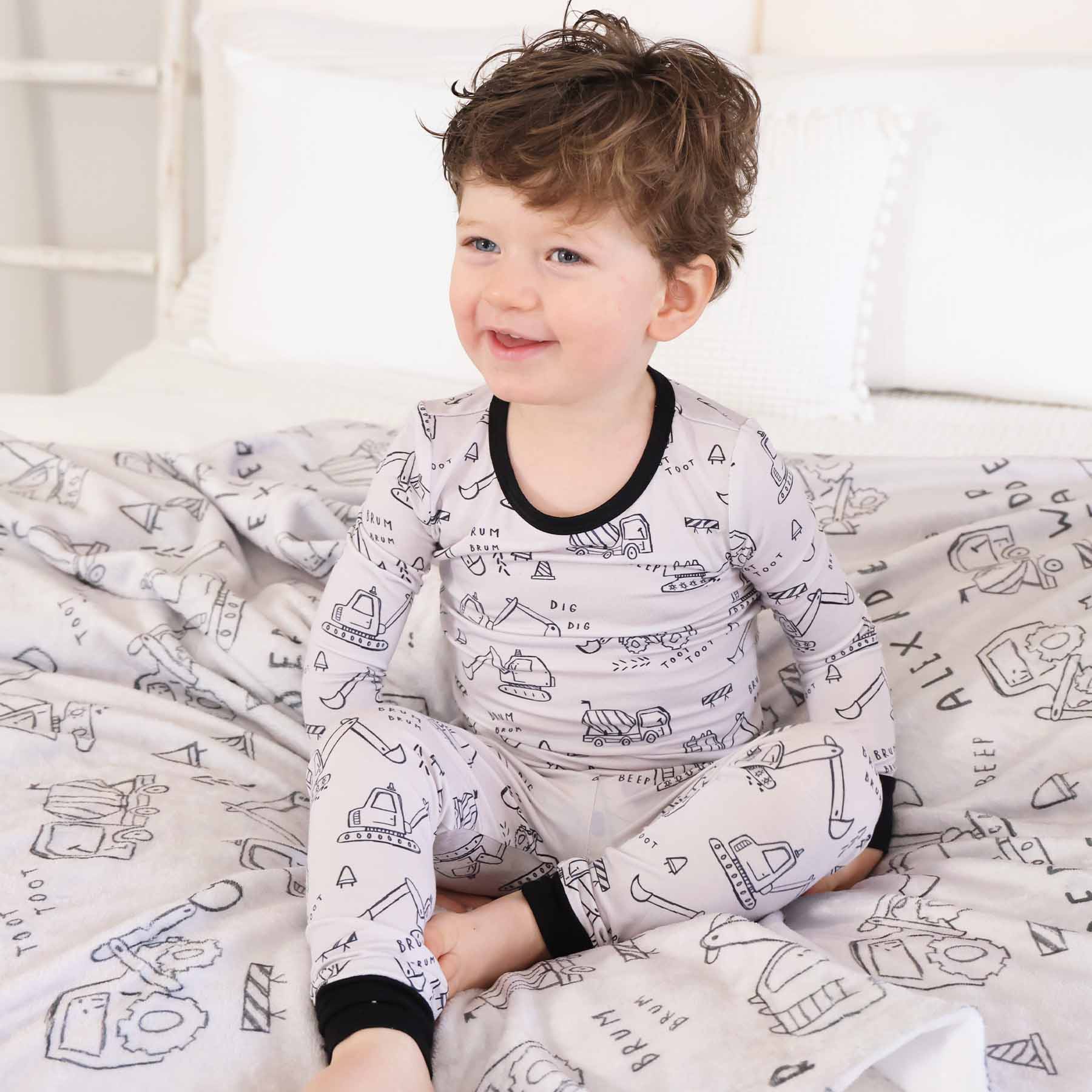  Doodle Dozers Two Piece Pajama Set、mySite、layawaytickets