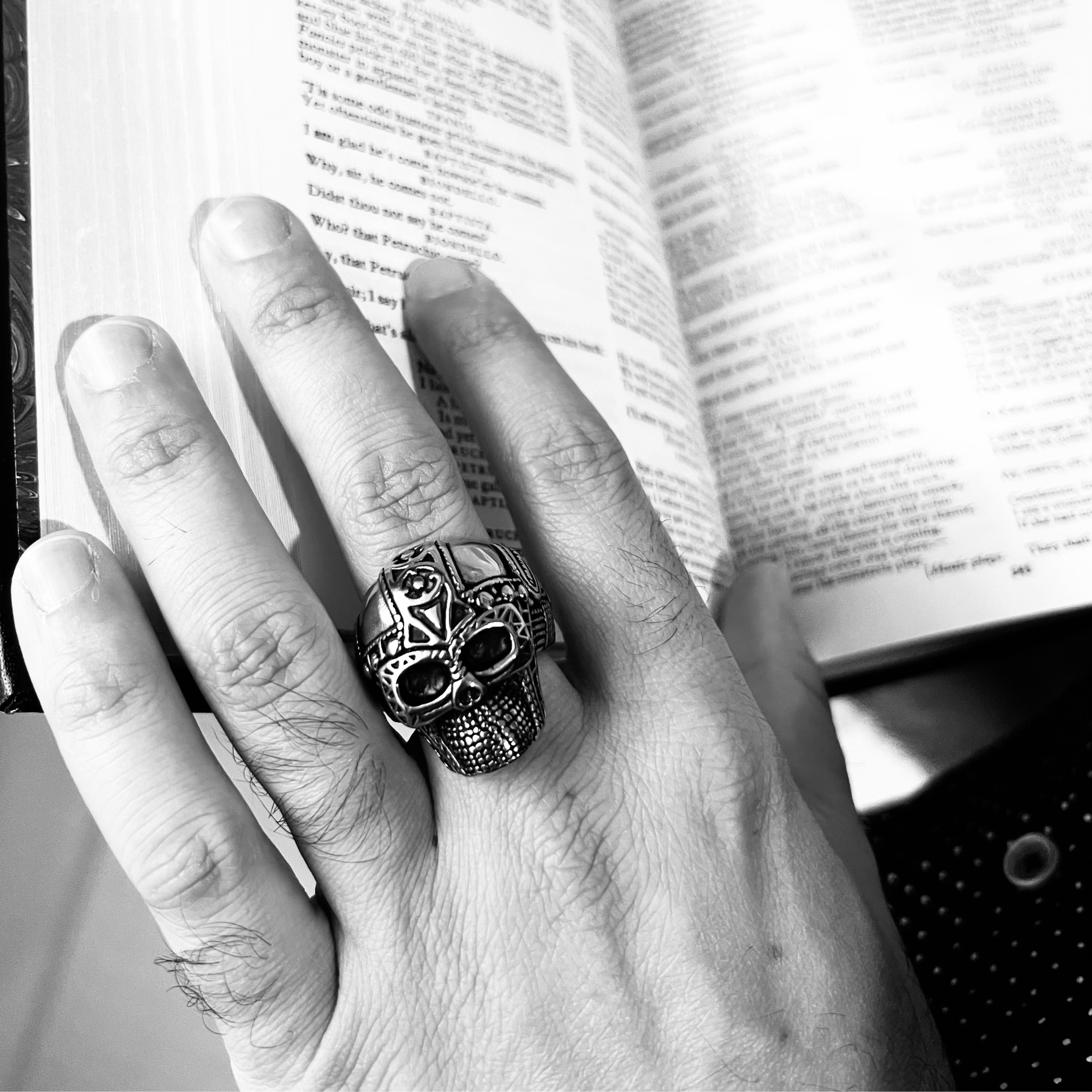 Stainless Steel Ancient Warrior Guard Skull Ring / SCR4040、mySite、dreamappss