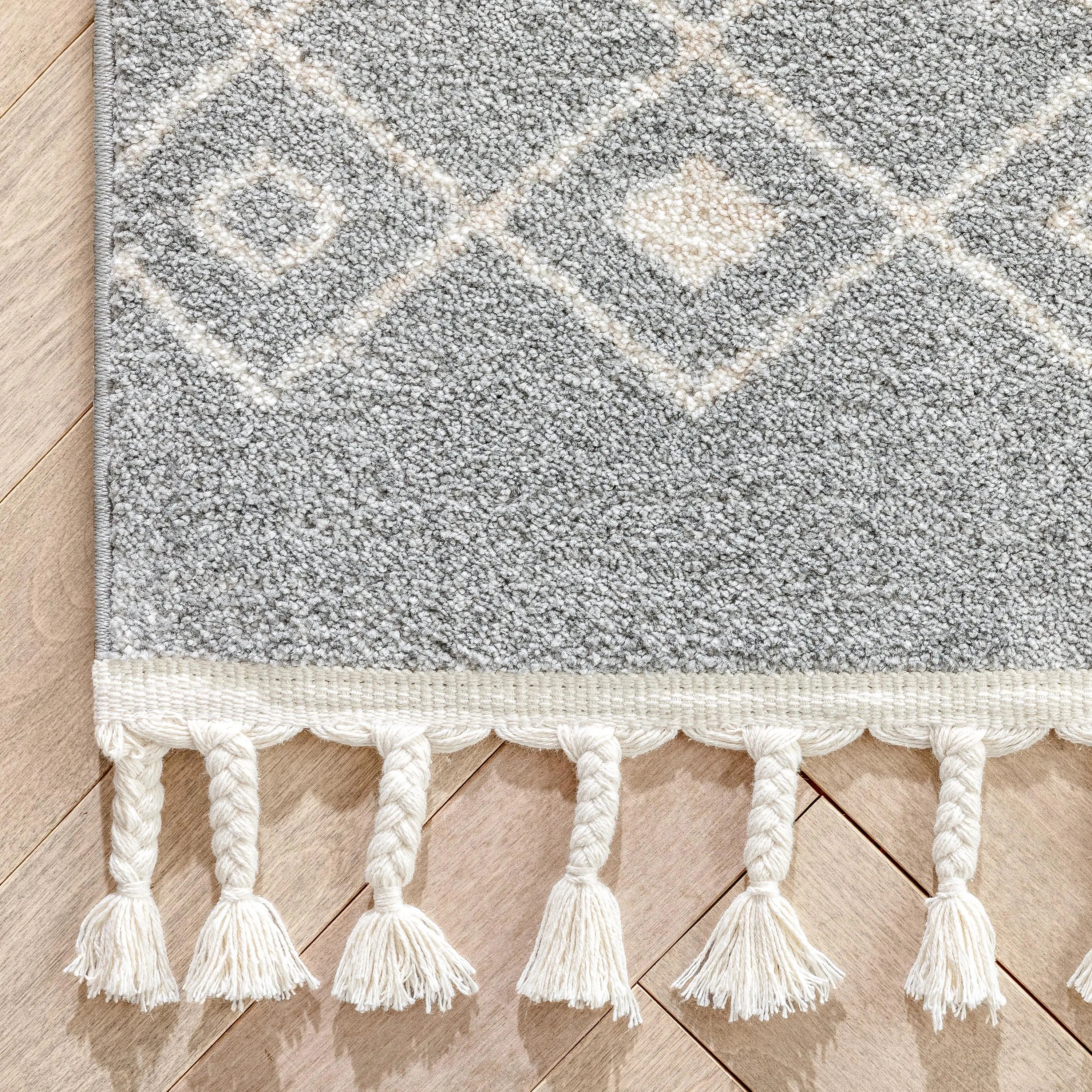 Transistora Nordic Tribal Trellis Pattern Grey Rug、mySite、gigharbornorthrealestate