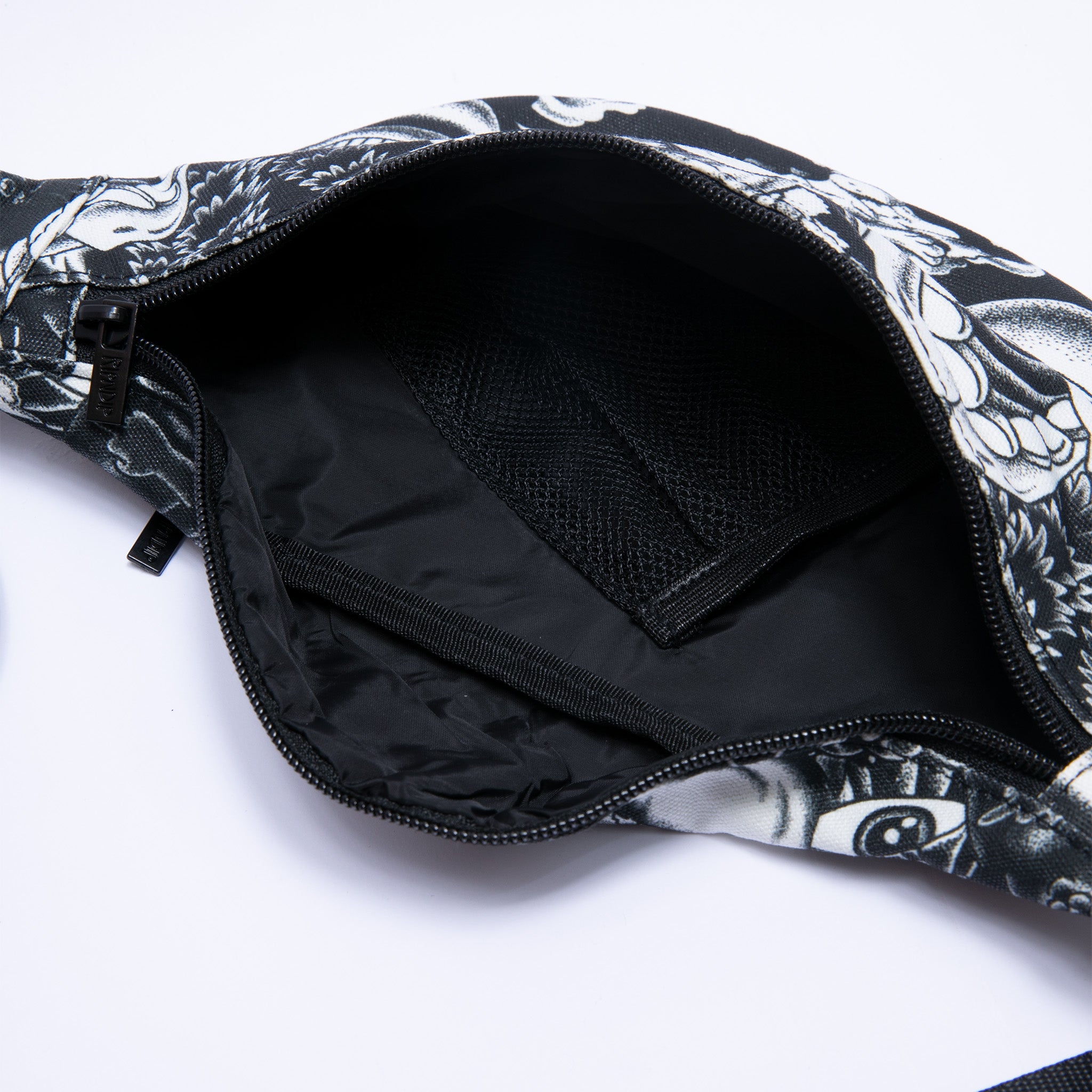 Dark Twisted Fantasy Fanny Pack (Black/White)、mySite、merchandisen