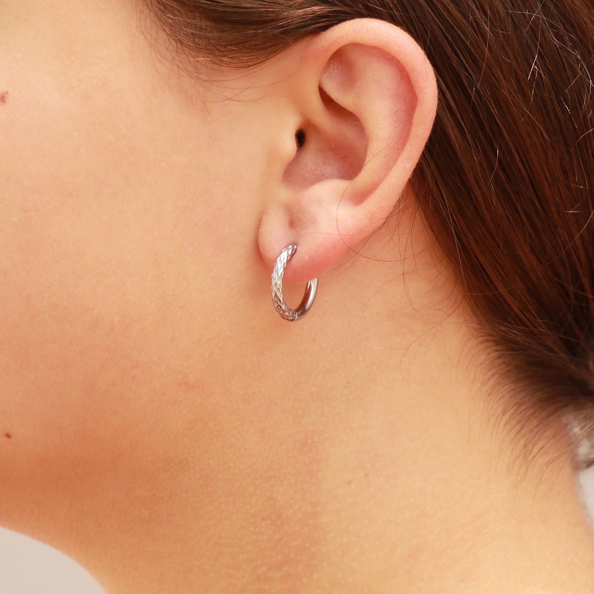 18K Gold PVD Stainless Steel Half Textured Huggie Hoop Earrings / ERJ0030、mySite、dreamappss