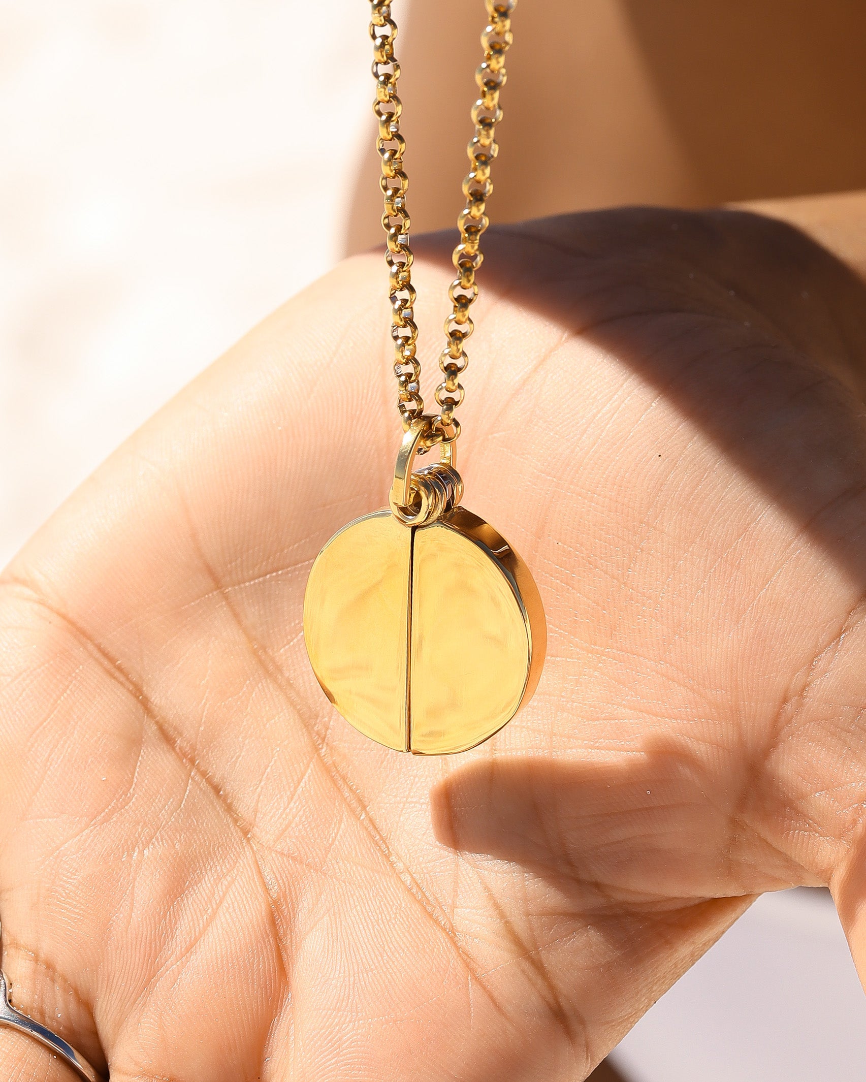 18K Gold PVD Stainless Steel Blank Circle Hidden Message Necklace / CHN9972、mySite、dreamappss