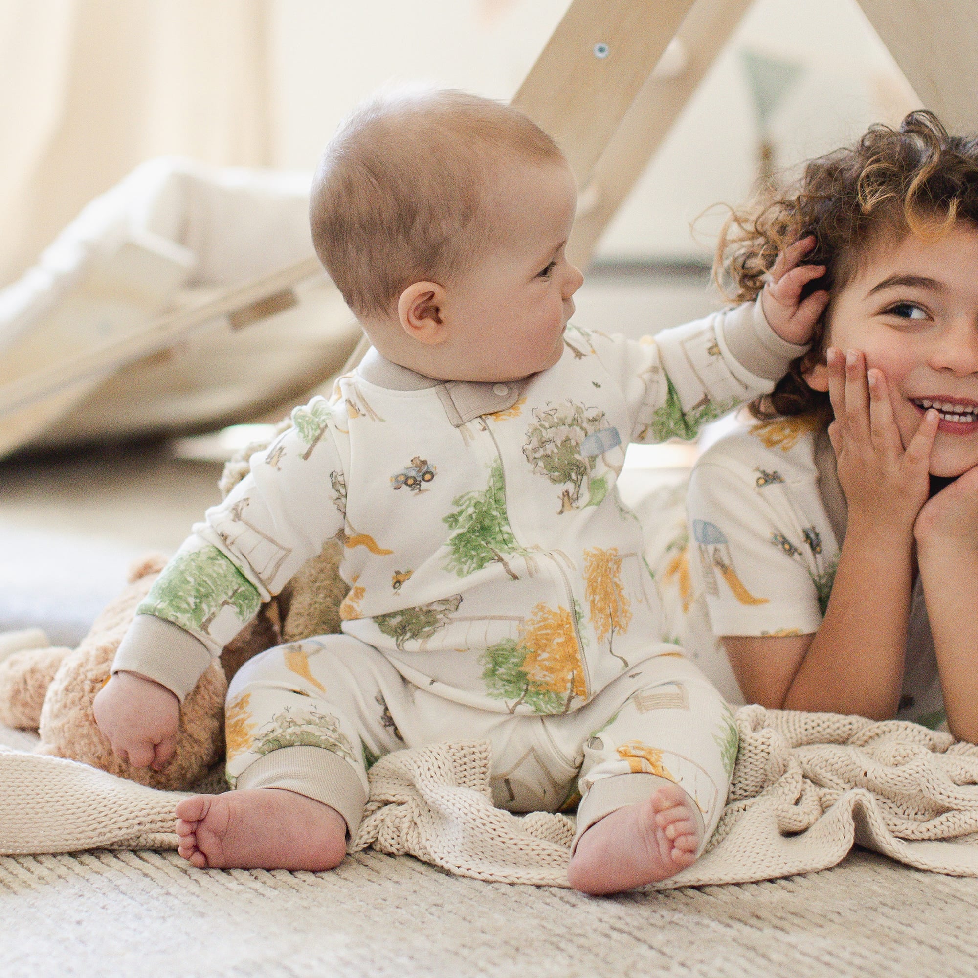 At The Playground Short Sleeve Two-Piece Pajamas、mySite、g9winljtr