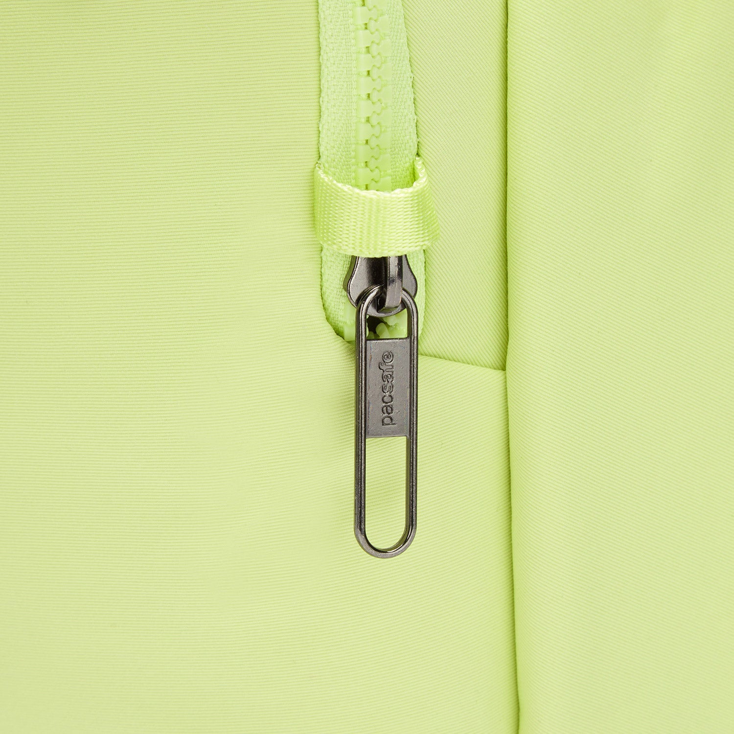 Pacsafe® CX anti-theft backpack、mySite、garagedoors4me