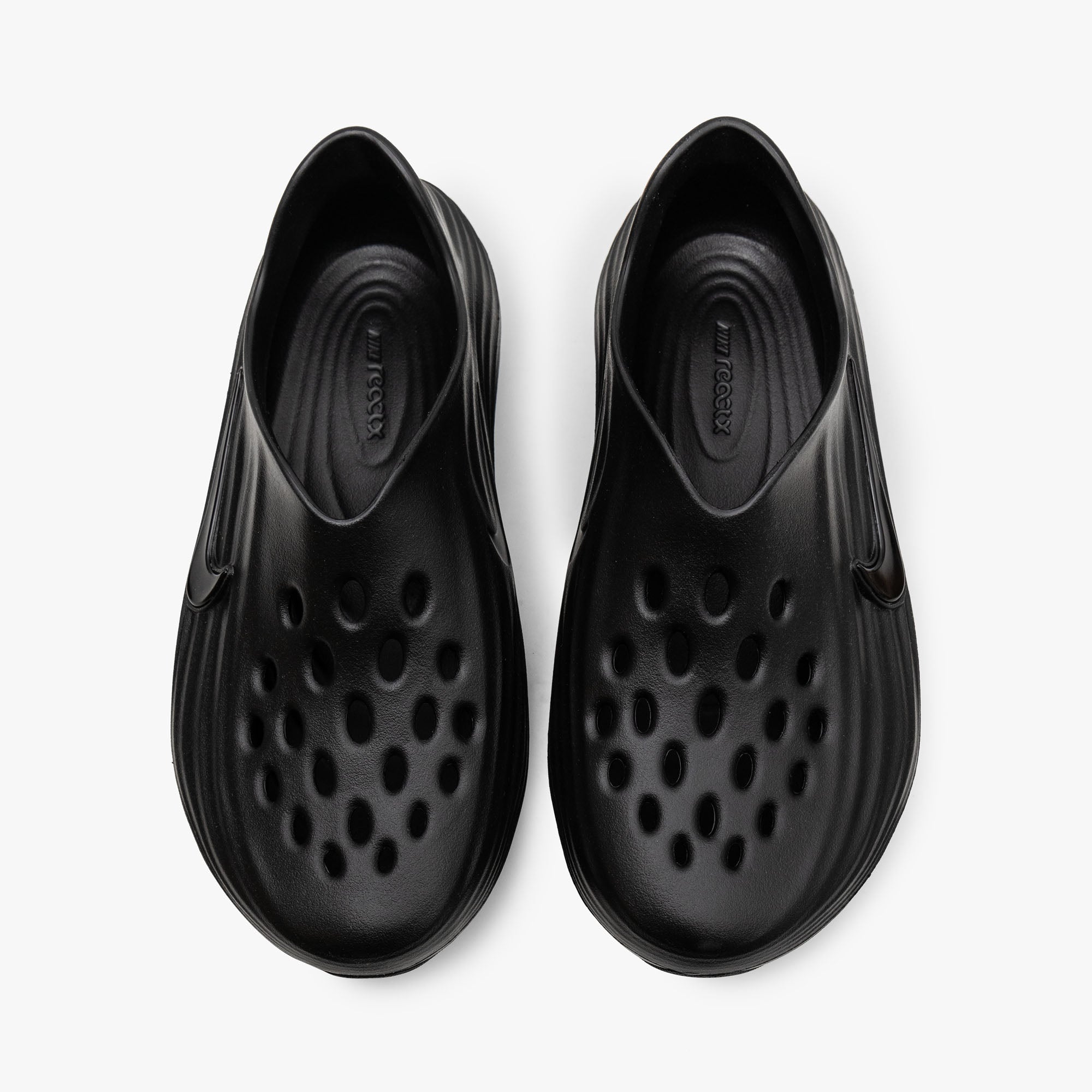  Nike ReactX Rejuven8 Black / Black、mySite、merchandisen