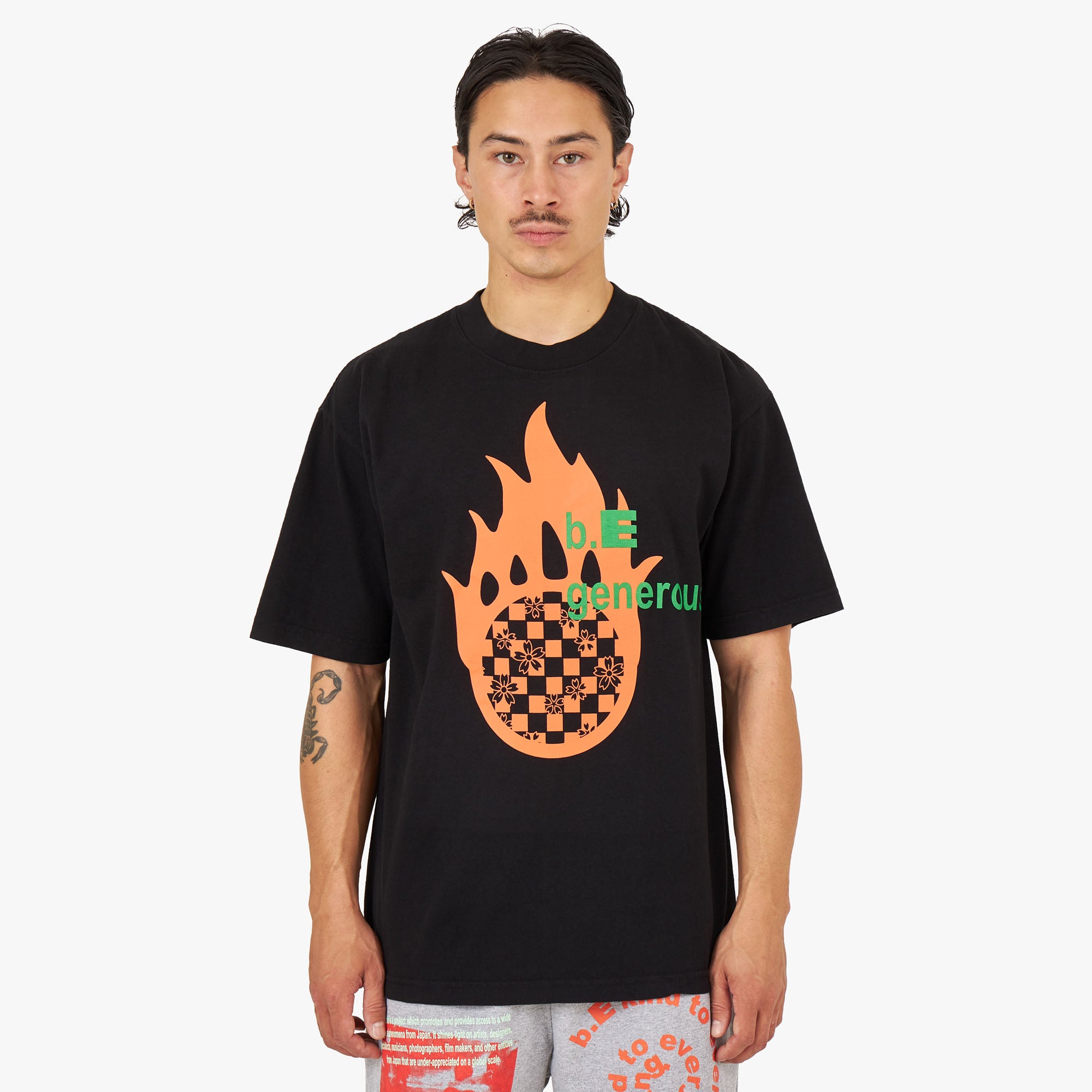  b.Eautiful b.E Generous T-shirt / Black、mySite、merchandisen