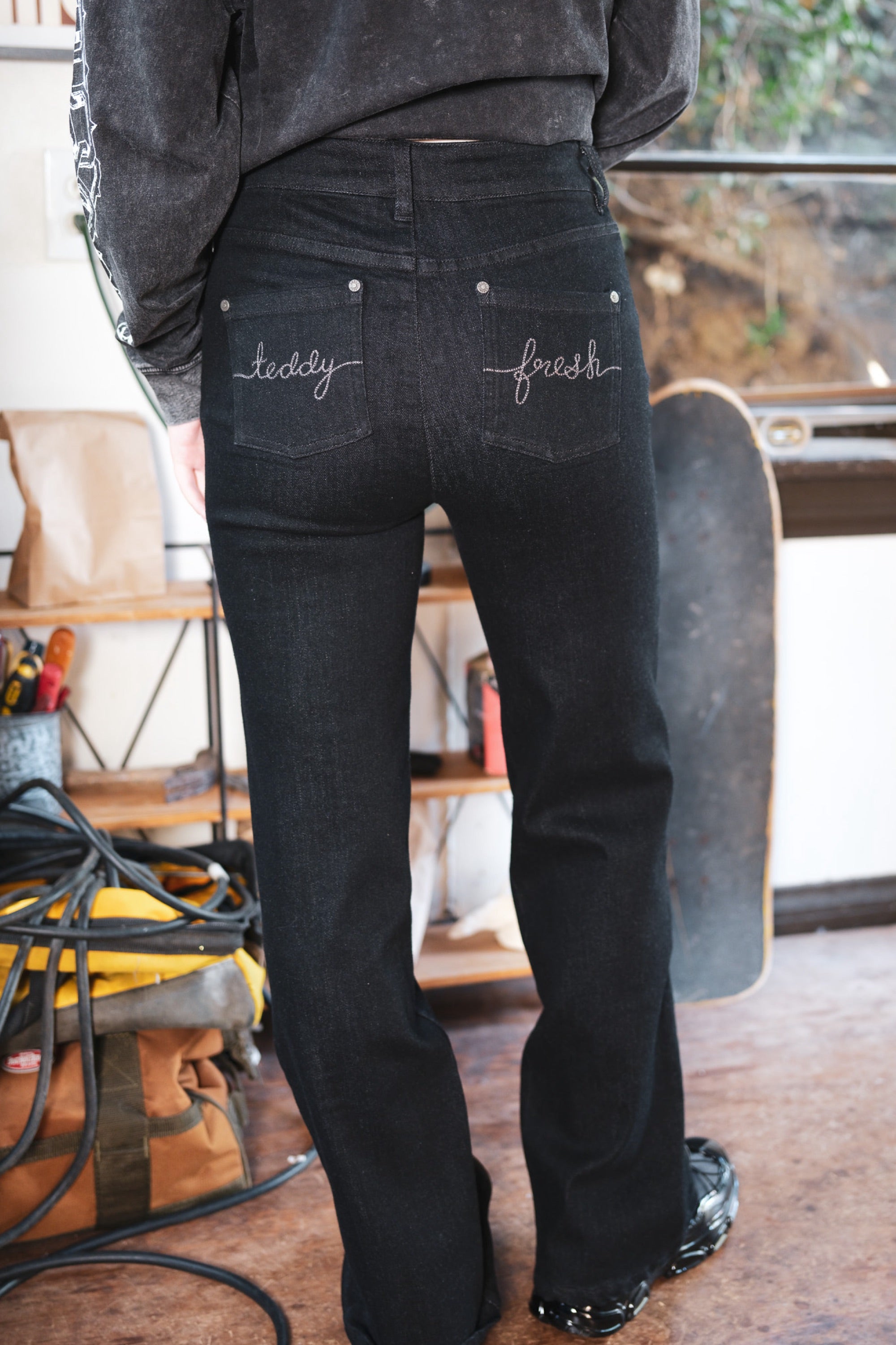 {product_title} - {shop_name}