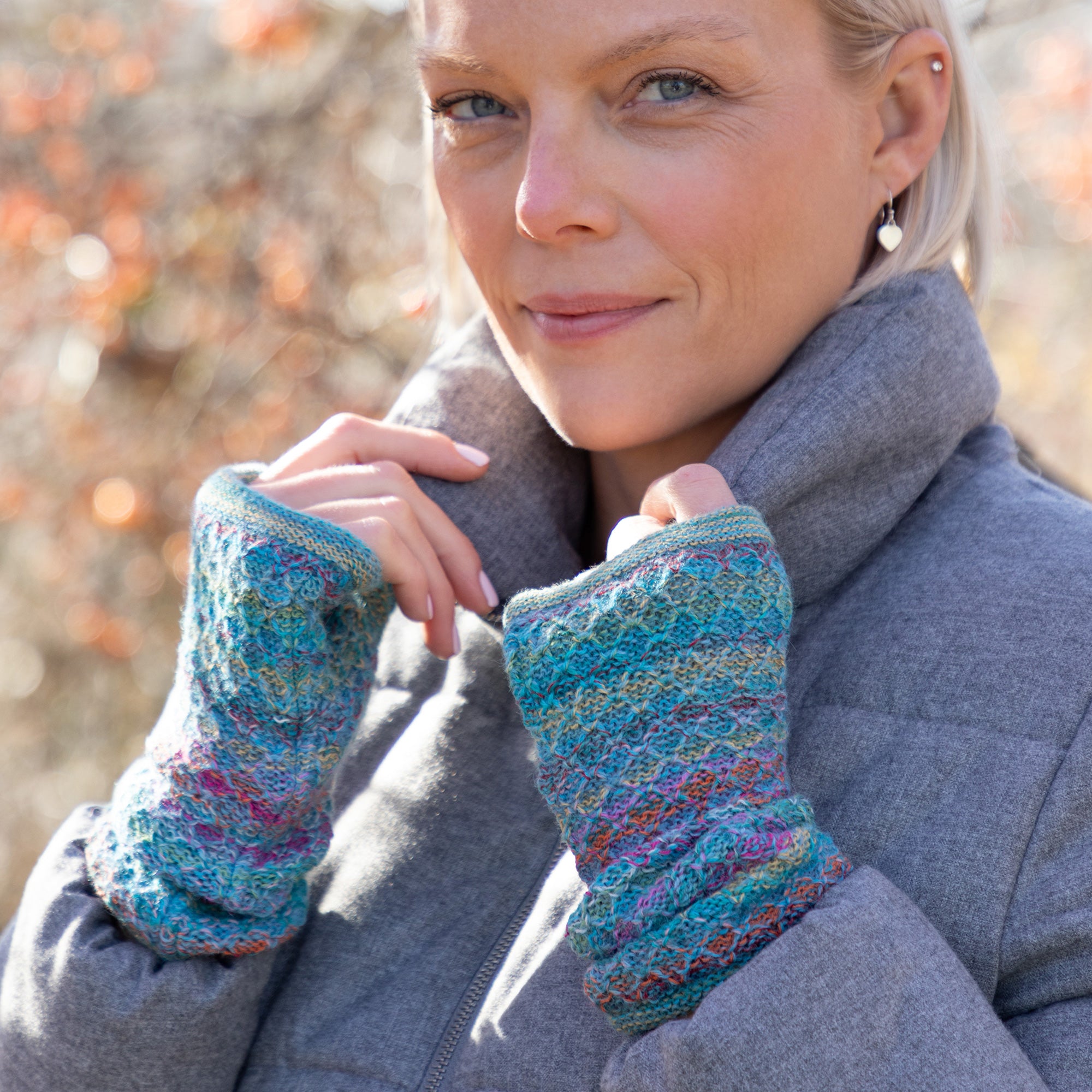 Colorful Alpaca Fingerless Mittens、mySite、camillekostekn