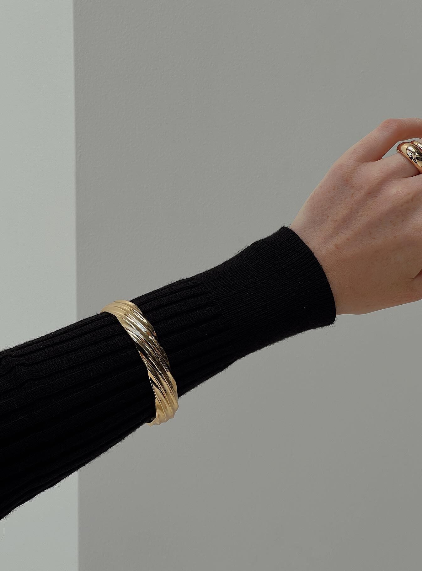 Henner Cuff Gold、mySite、solidvoid