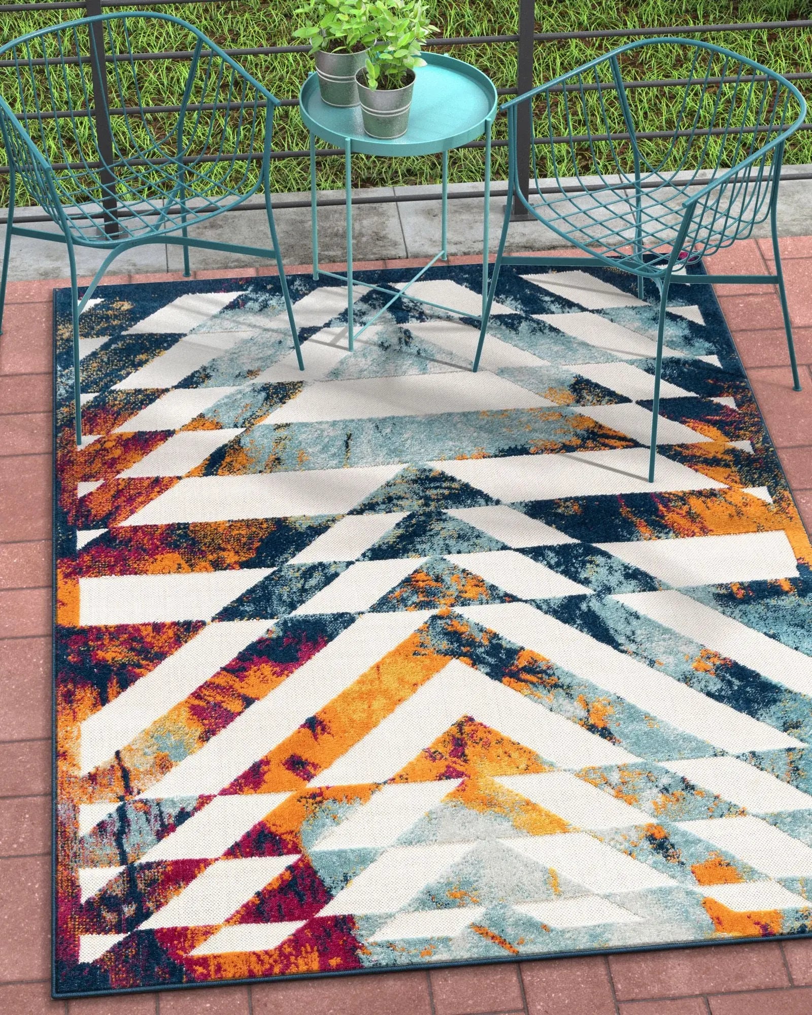 Carmen Geometric Chevron Bold Multi-Color Multi Indoor/Outdoor High-Low Rug、mySite、gigharbornorthrealestate