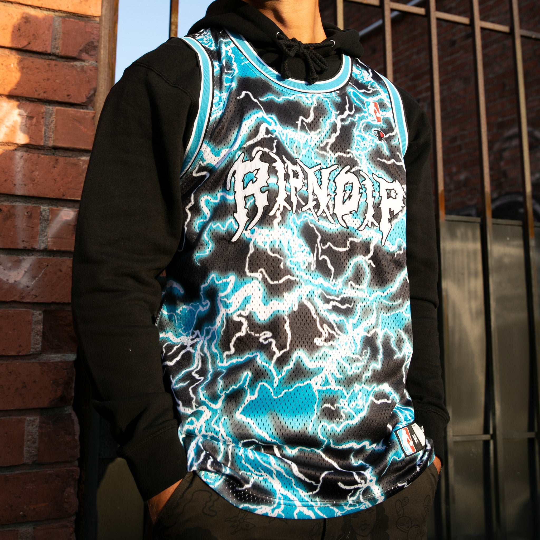 {product_title} - {shop_name}