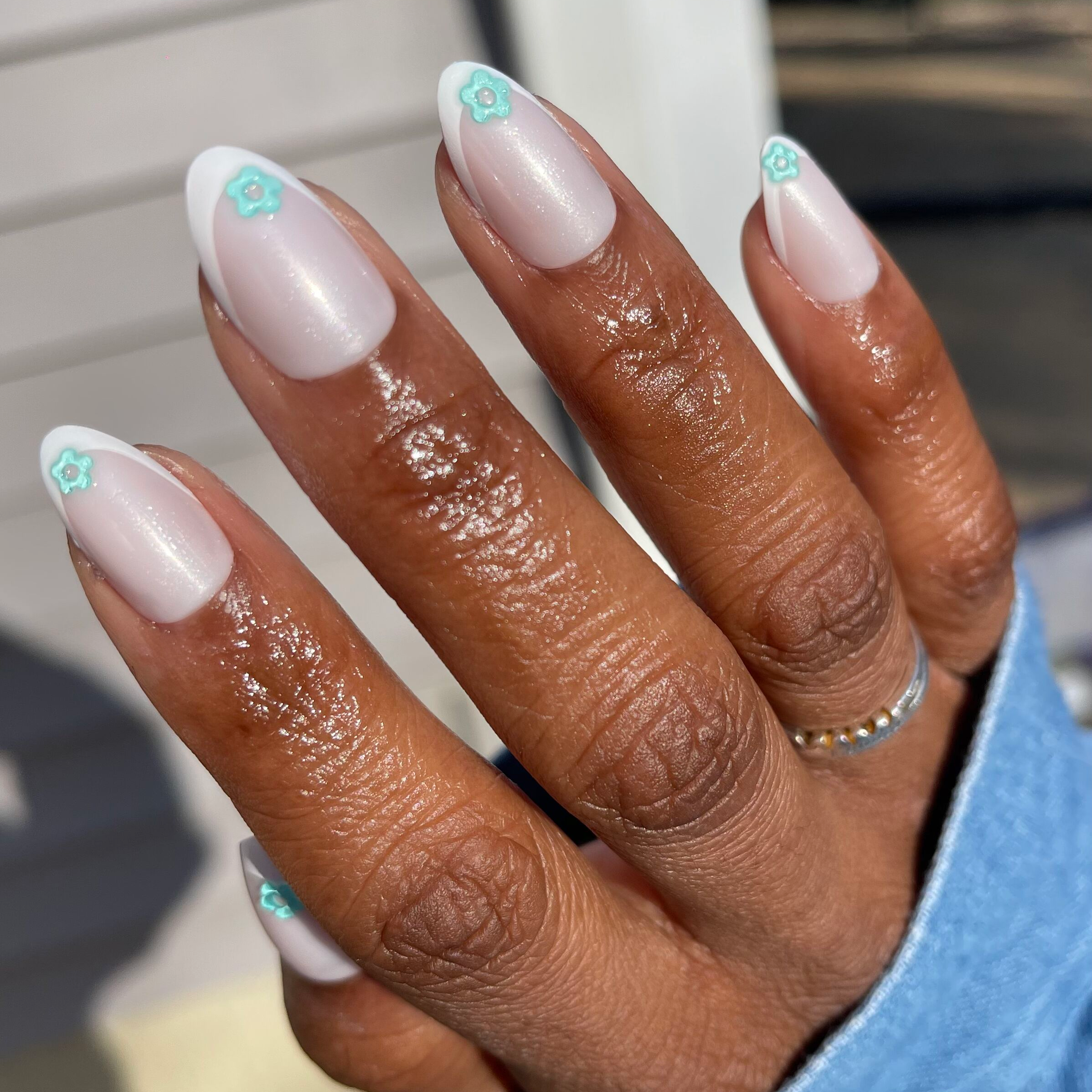 Puffy Flower Chrome French - Press-On | Medium | Almond、mySite、solidvoid