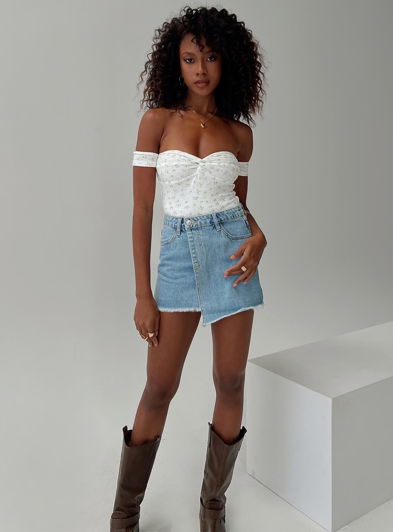 Ezrah Bodysuit White Floral、mySite、solidvoid