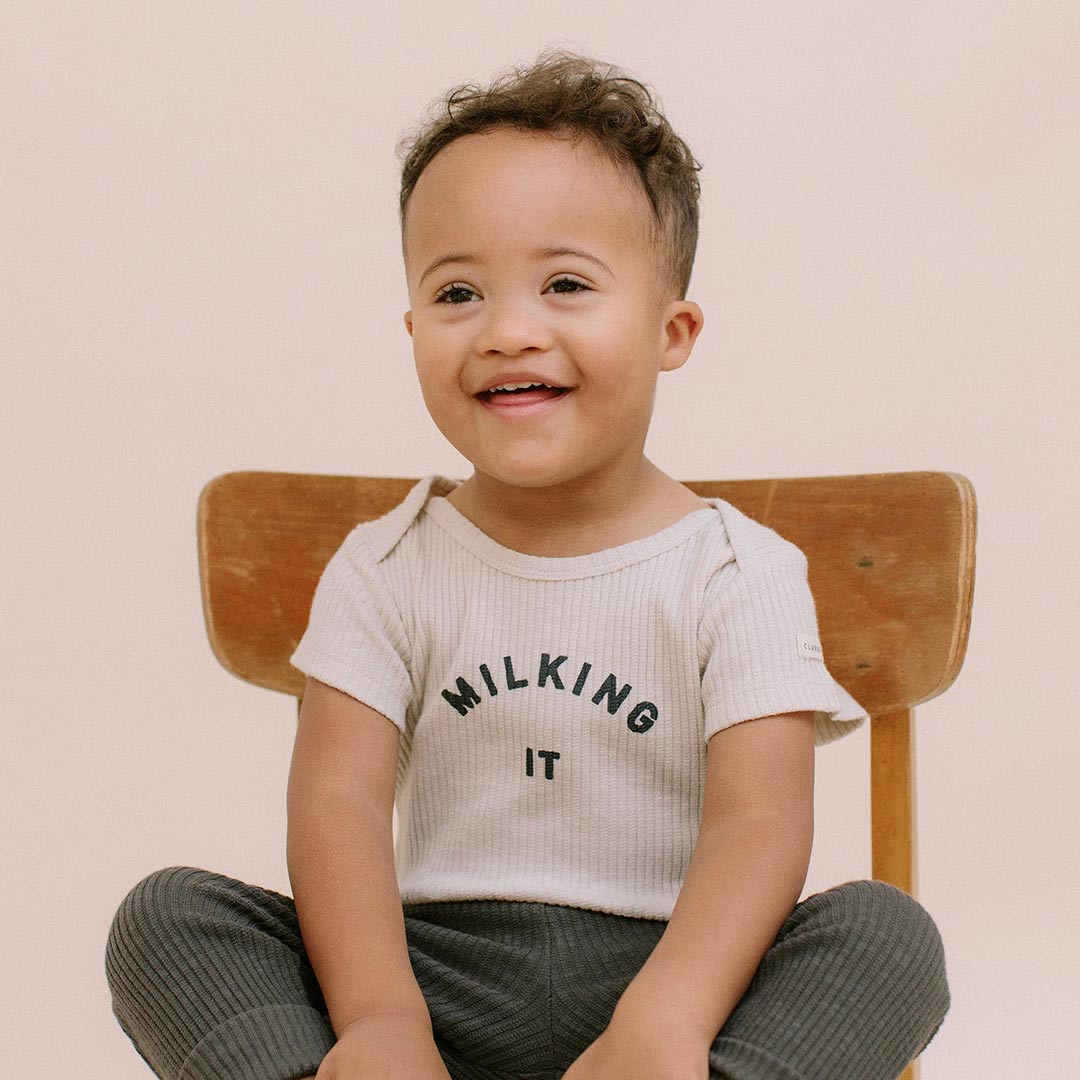 Claude & Co Milking It Short Sleeve Bodysuit - Oat、mySite、merchandisen