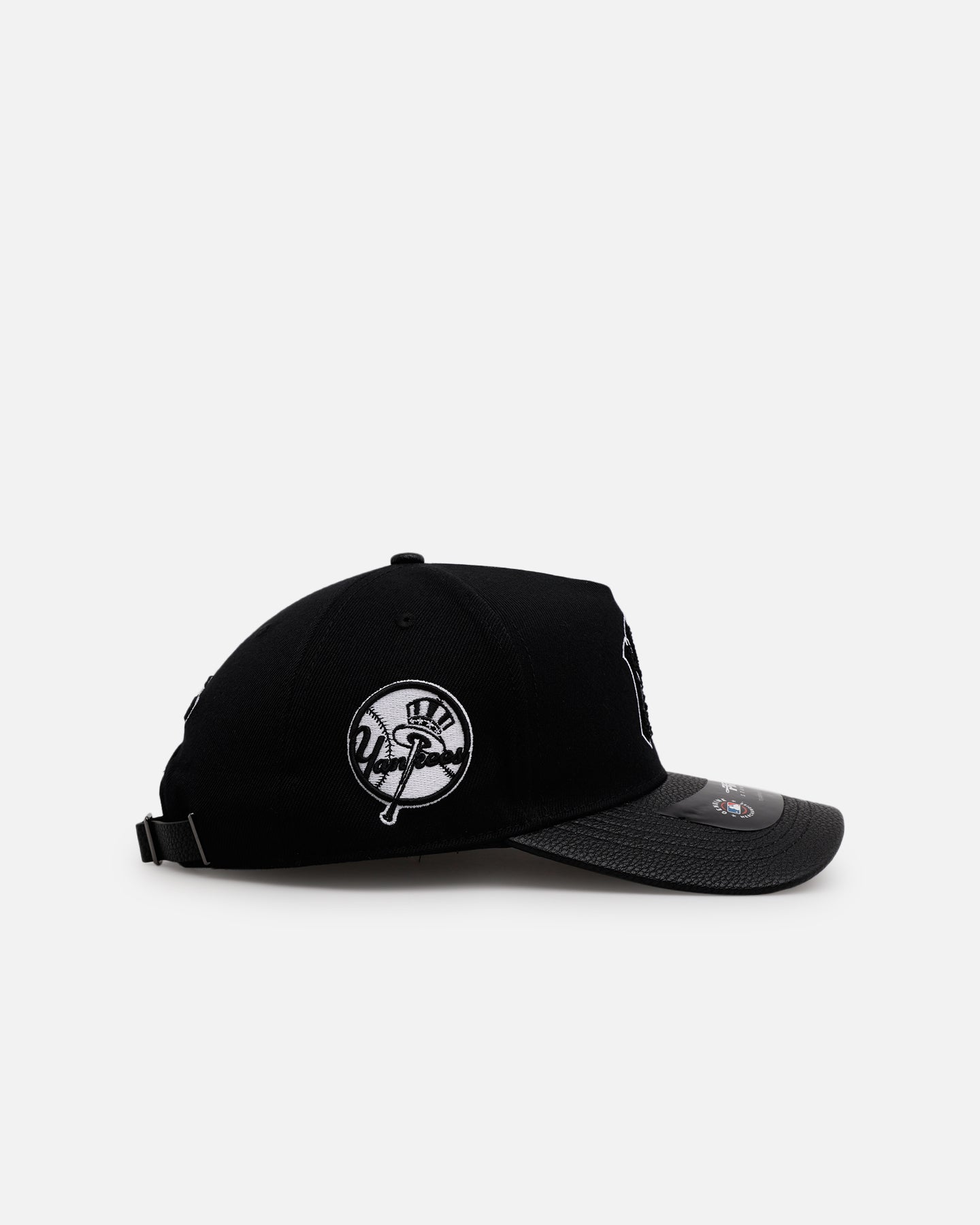 Pro Standard New York Yankees 'Black Chenille' Pro Pinch Strapback Black、mySite、zt4zffjzw