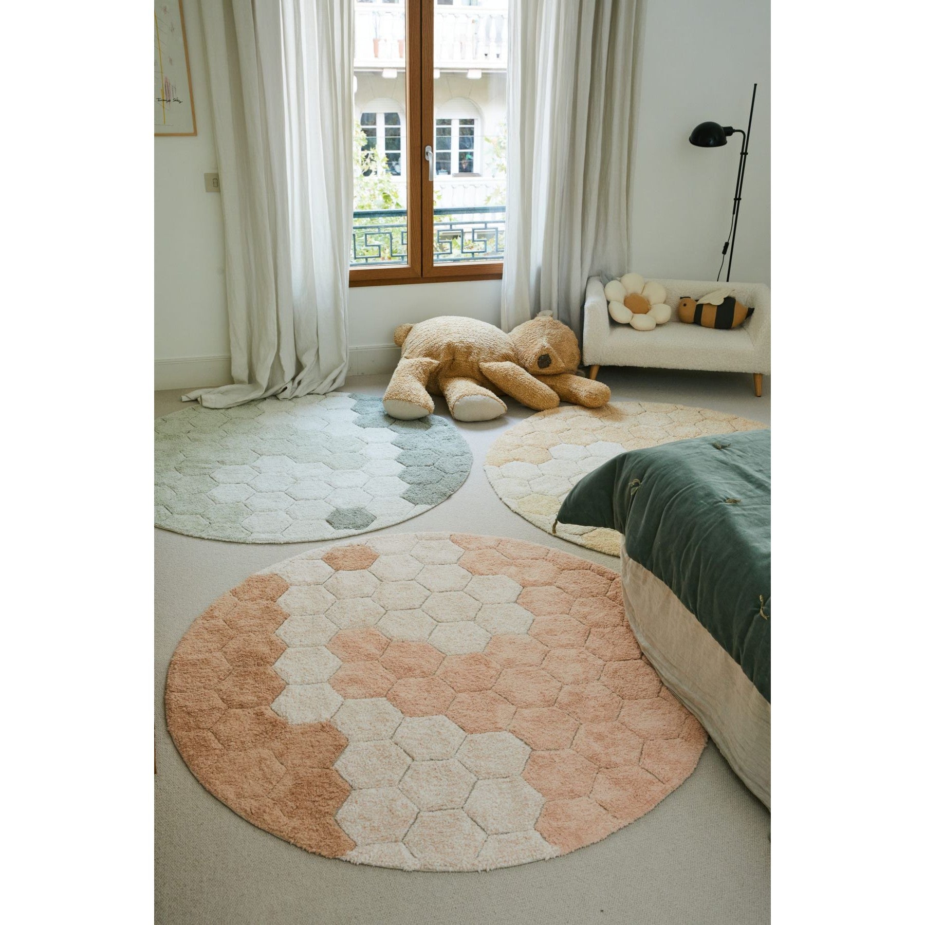 Planet Bee Round Honeycomb Rose Washable Rug、mySite、gigharbornorthrealestate