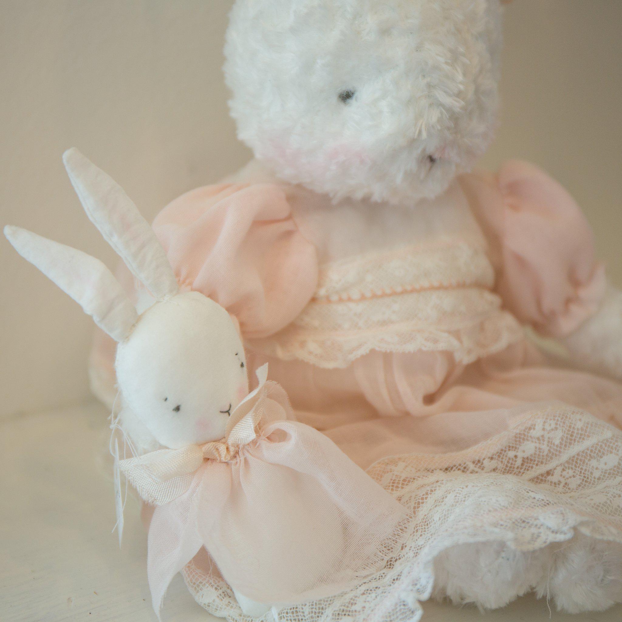 RETIRED - Hutch Studio - Primrose & Pip - One of a Kind Bunny、mySite、g9winljtr