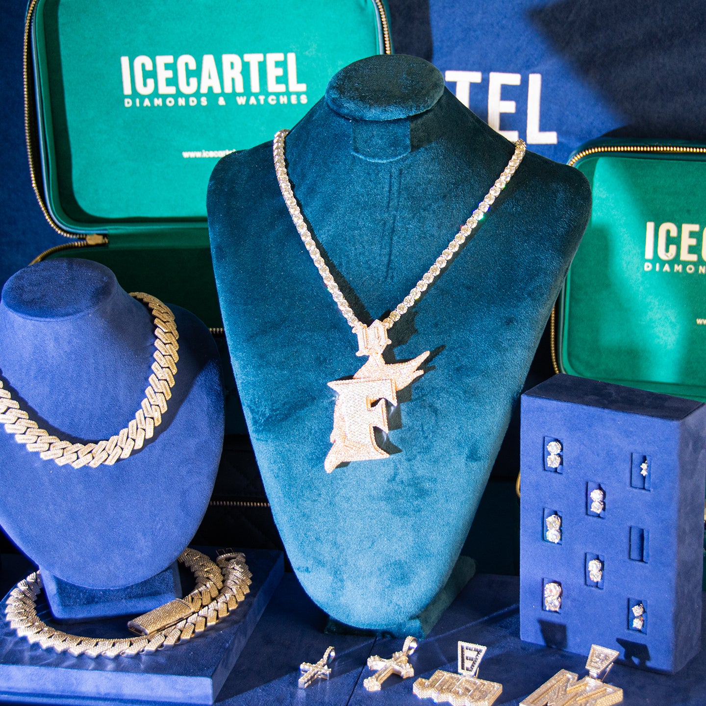 F Custom Moissanite Fish Pendant 14K Gold、mySite、hinf8tx79