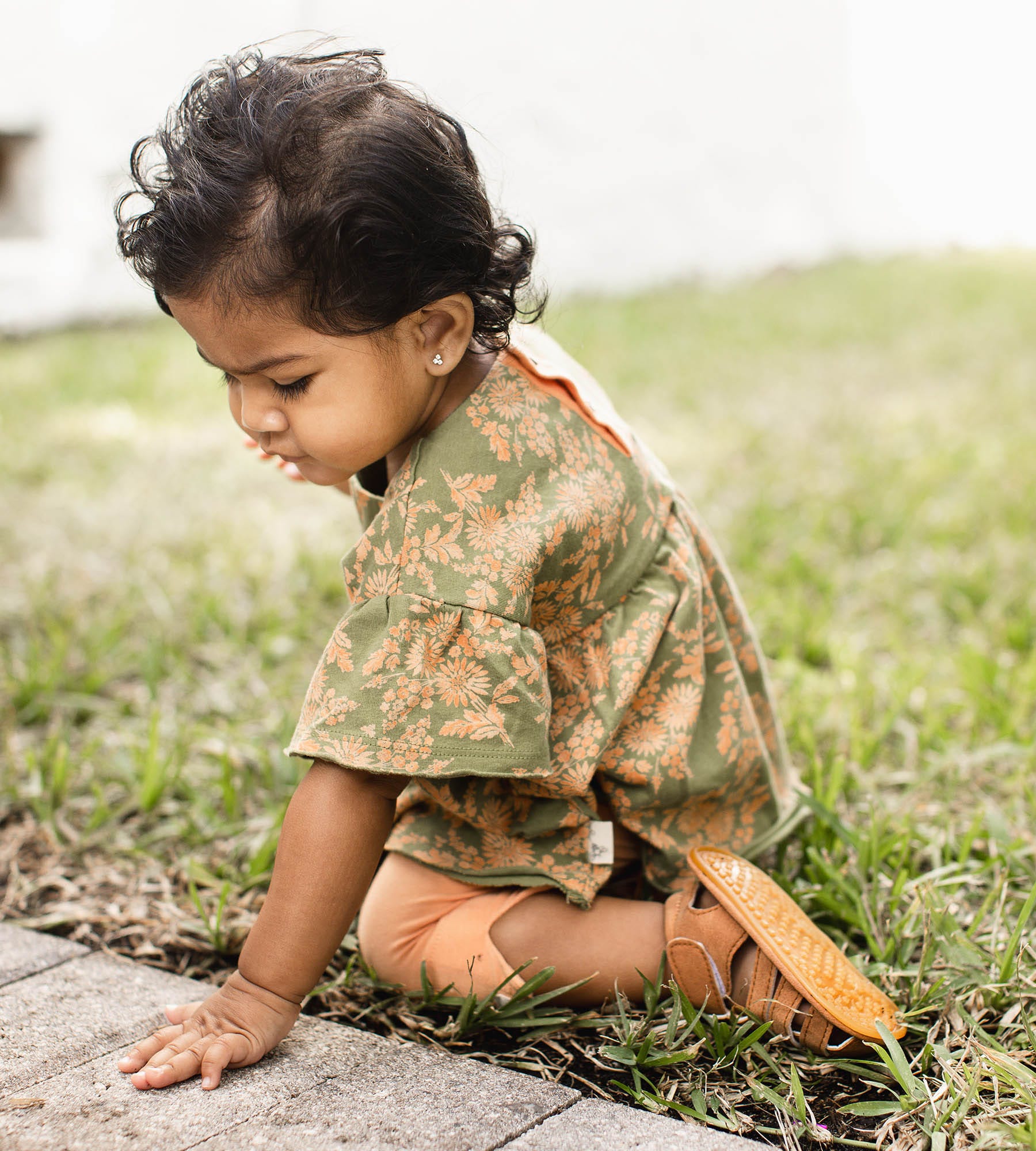 Vibrant Garden Organic Baby Girl Top & Pants Set、mySite、g9winljtr