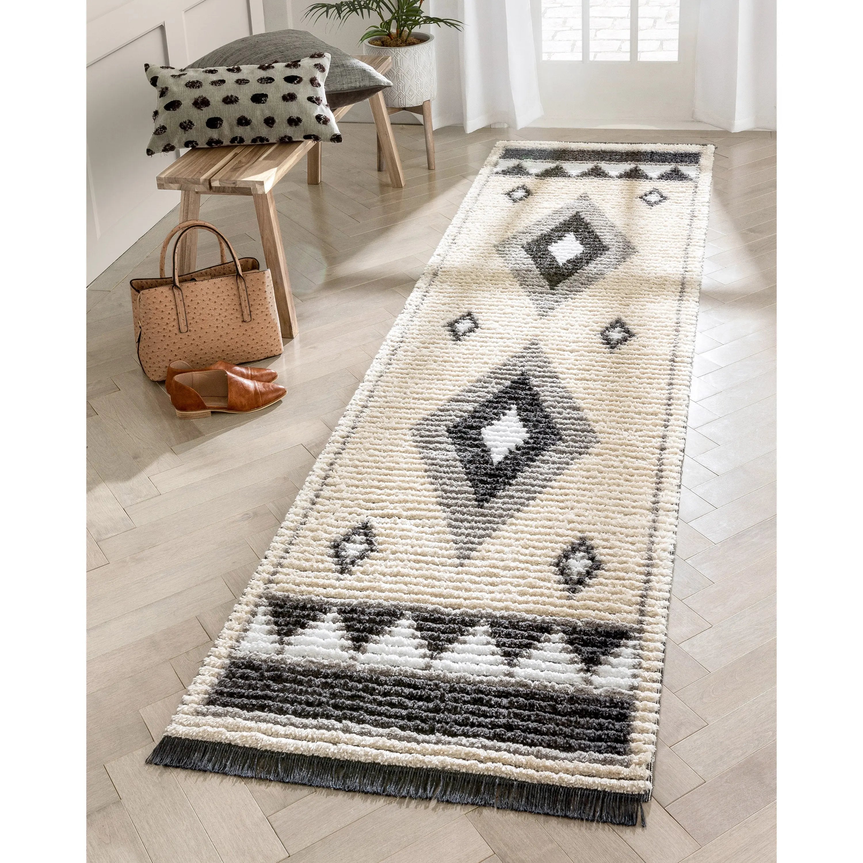 Una Moroccan Diamond Medallion Pattern Grey High-Low Textured Pile Rug、mySite、gigharbornorthrealestate