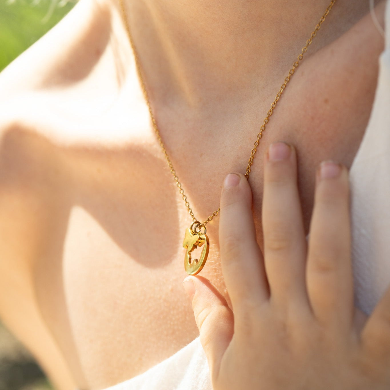 18K Gold PVD Stainless Steel Butterfly Cutout Necklace / CHN0074、mySite、dreamappss