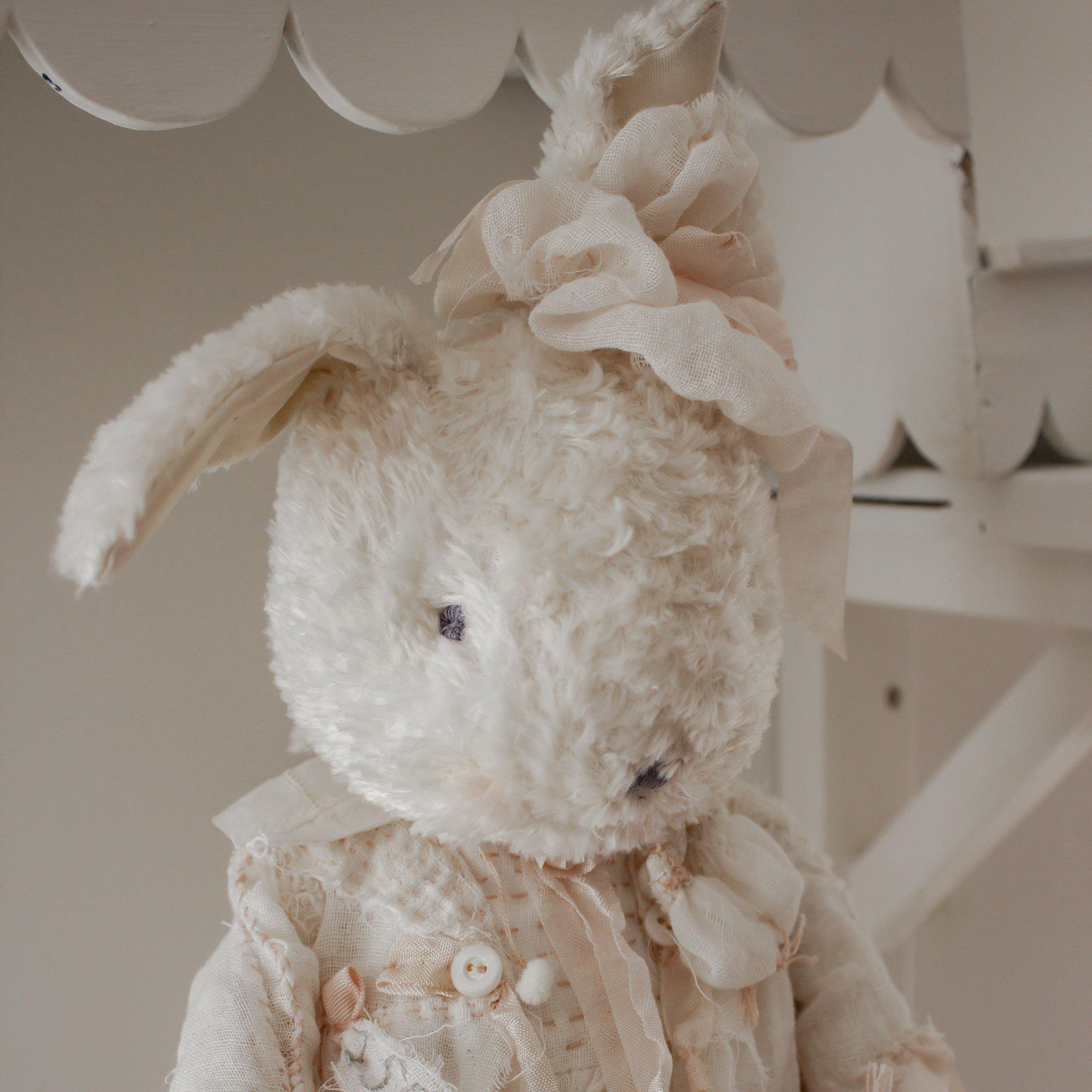RETIRED - Hutch Studio Original - Purity - One of a Kind Bunny、mySite、g9winljtr