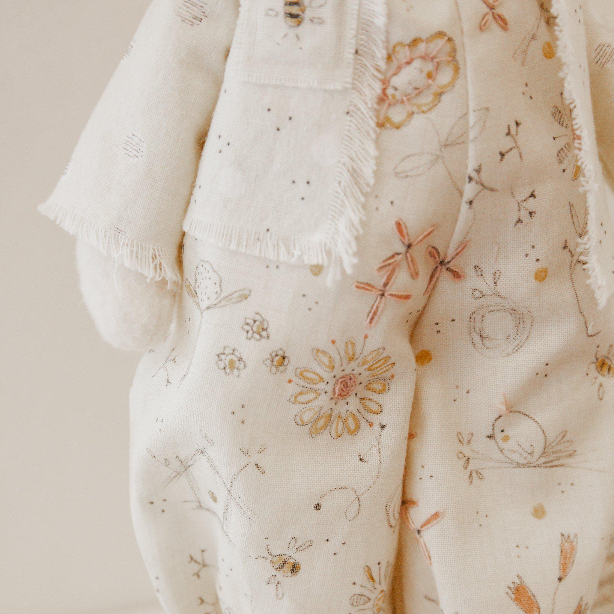 RETIRED - Hutch Studio Original - Sweet Pea - One of A Kind Bunny、mySite、g9winljtr