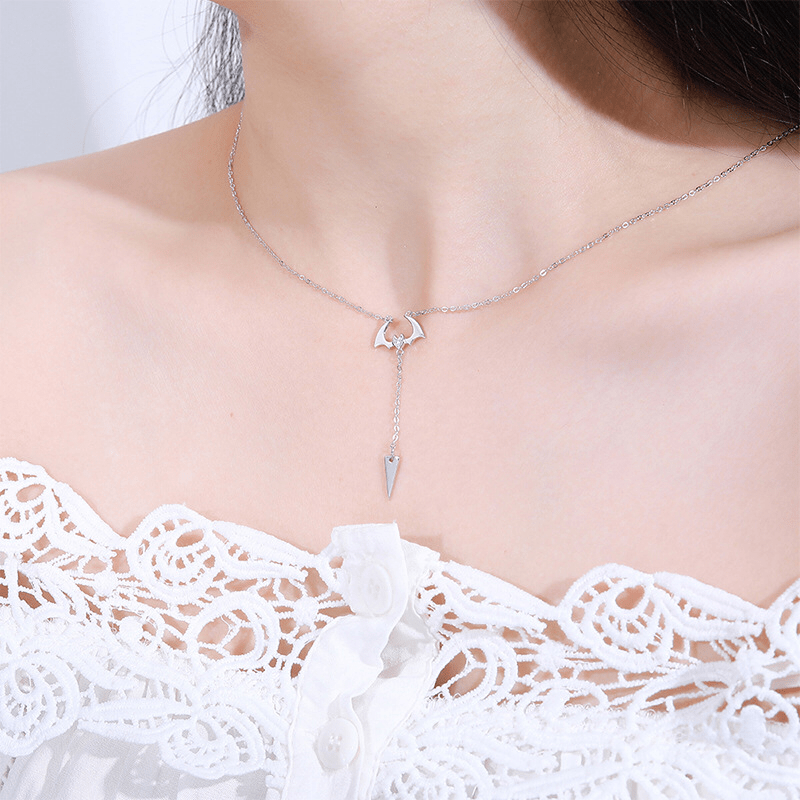 Bat Necklace-Cute flying Bat in Sterling Silver Adorns Your Neck、mySite、g9winljtr
